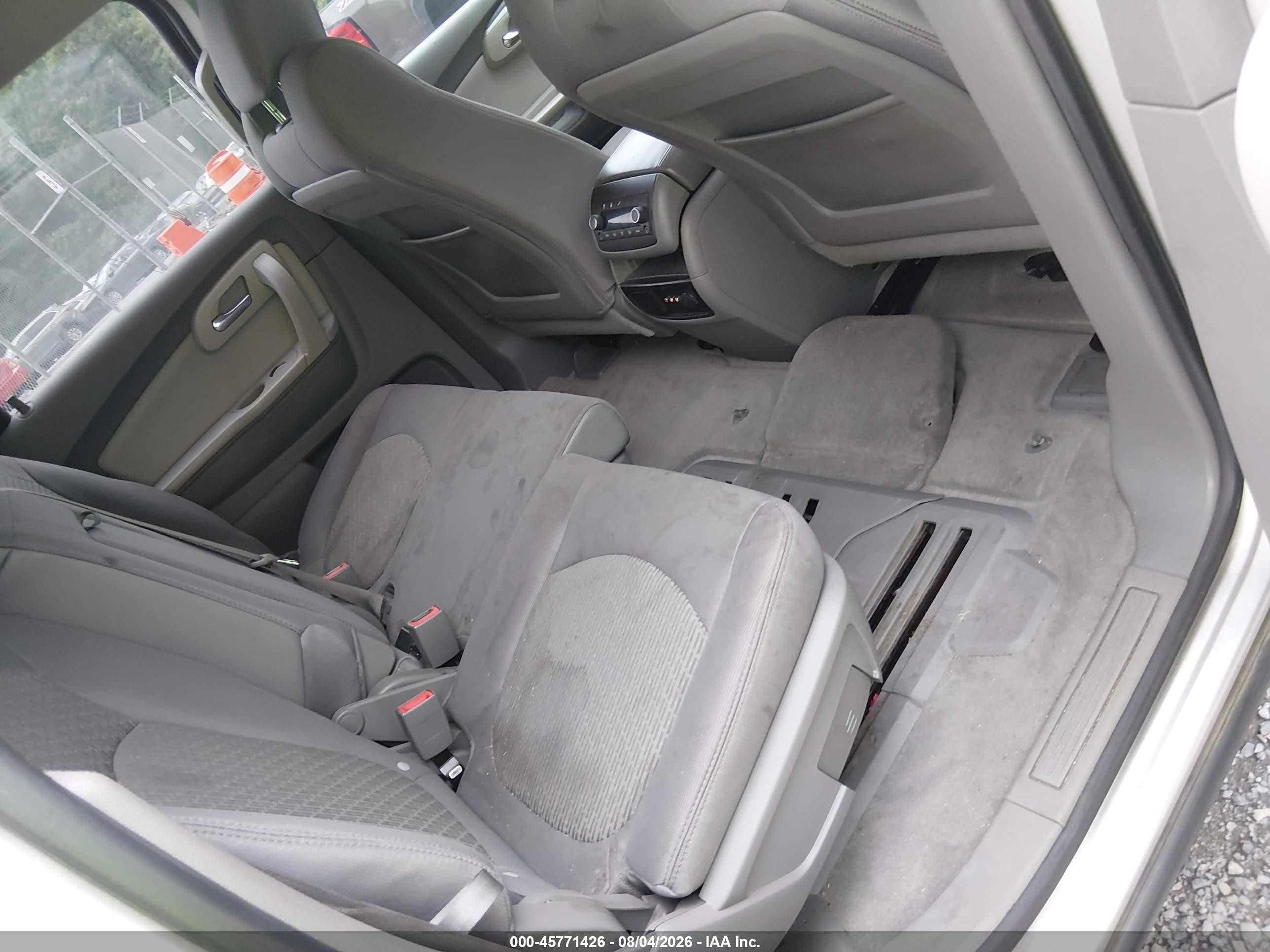 2010 Chevrolet Traverse Lt Silver vin: 1GNLRFED7AS152307