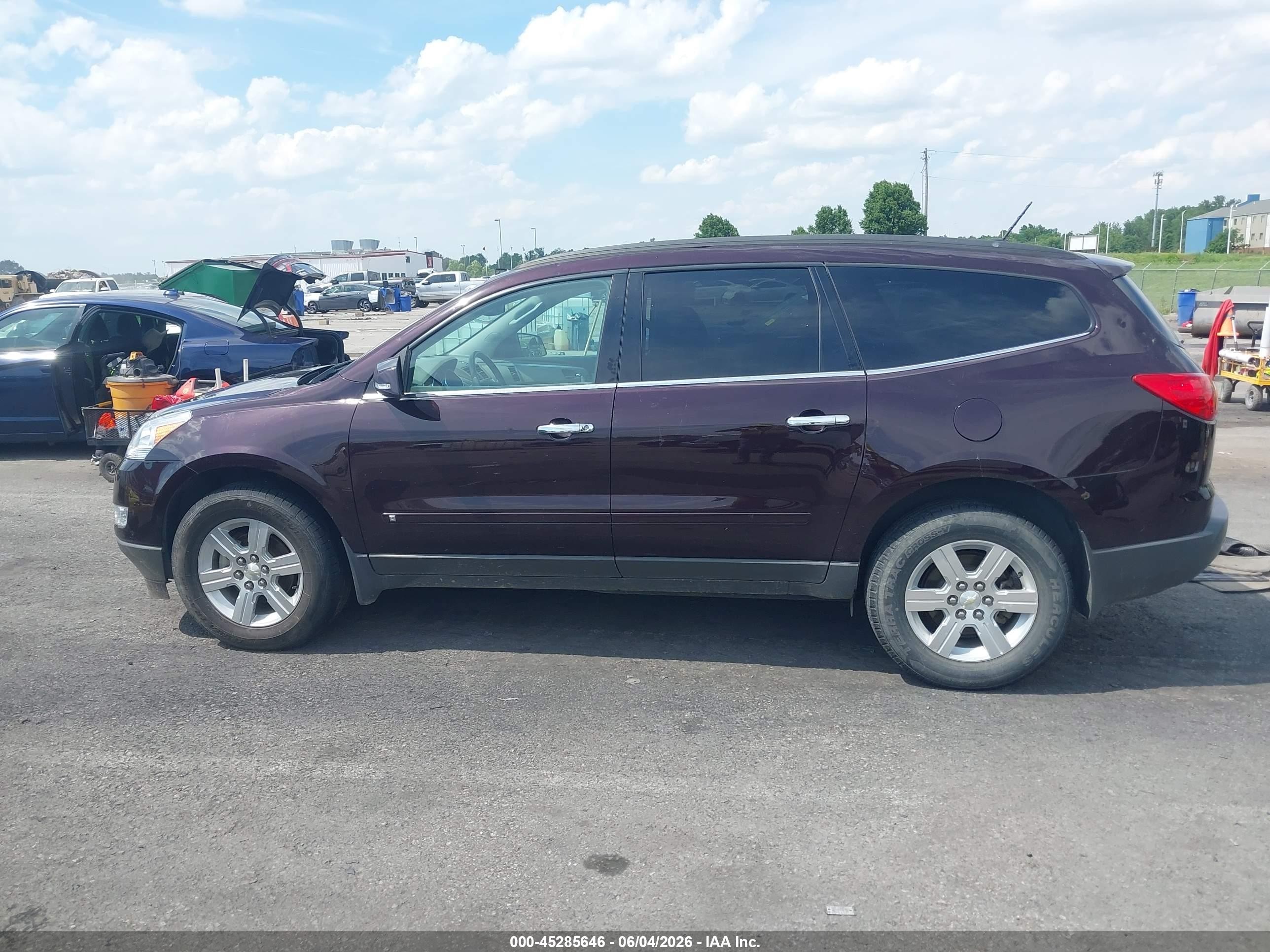 2010 Chevrolet Traverse Lt Maroon vin: 1GNLRFEDXAS133654