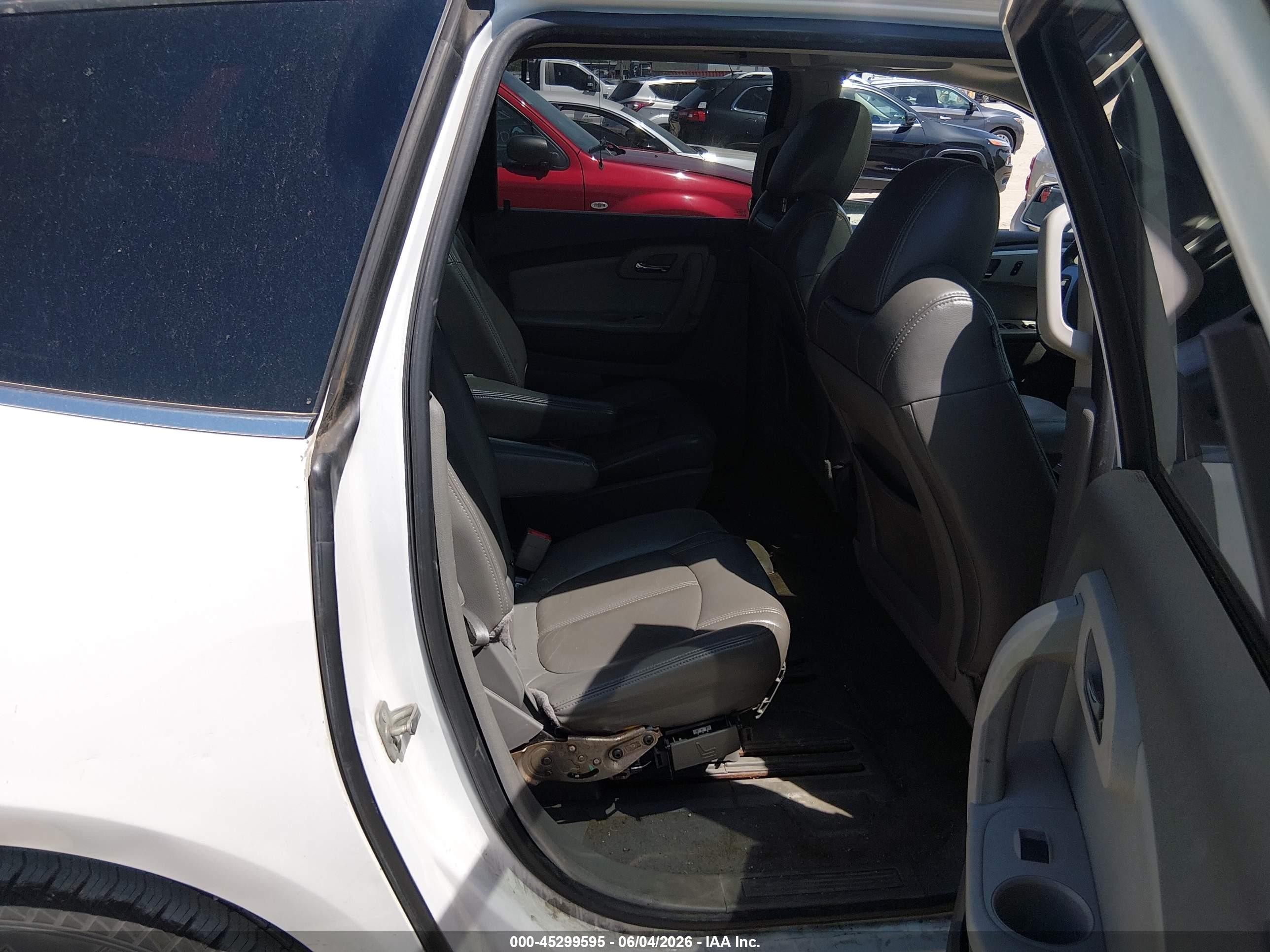 2010 Chevrolet Traverse Lt White vin: 1GNLRGED2AS112965