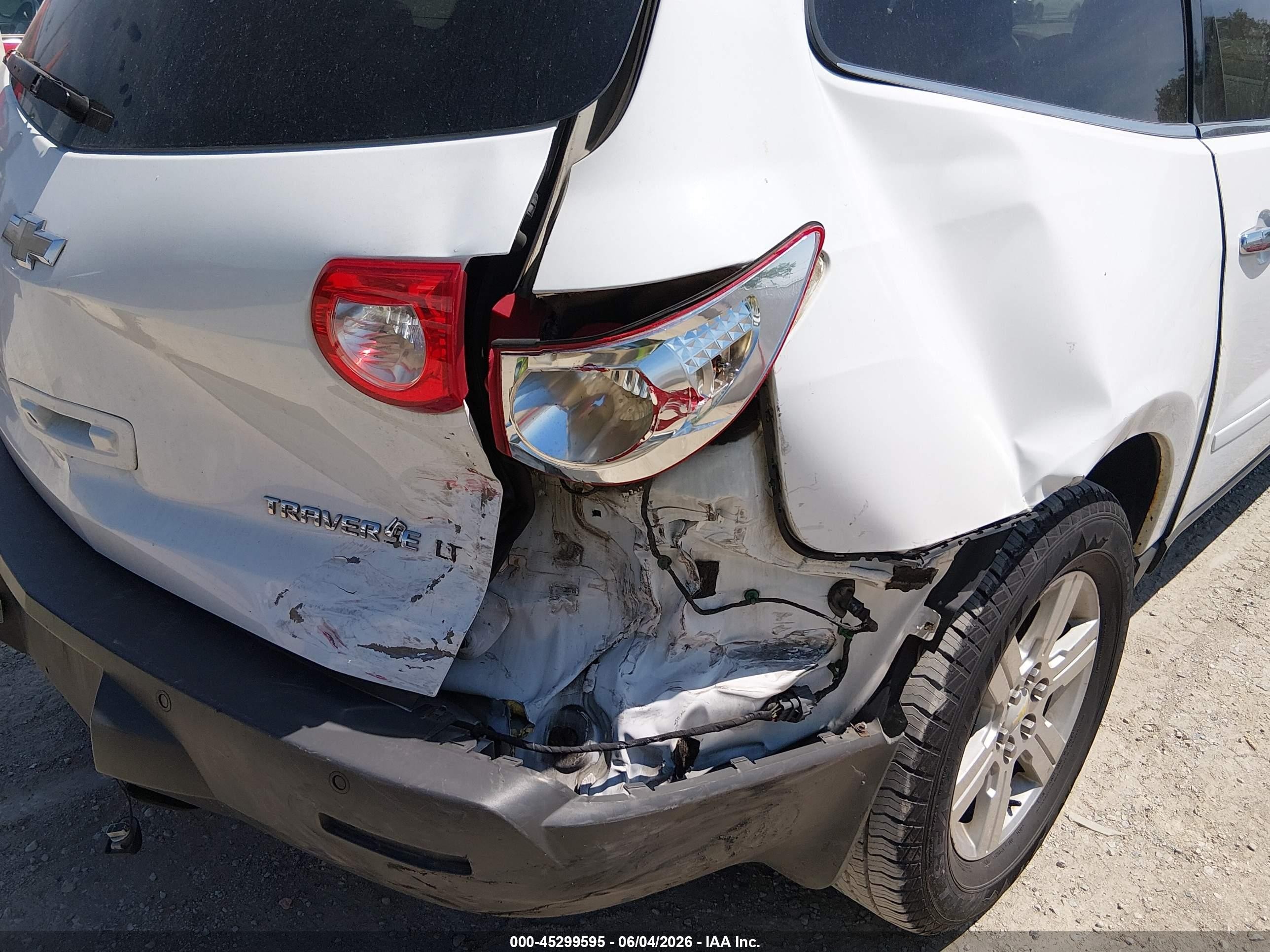 2010 Chevrolet Traverse Lt White vin: 1GNLRGED2AS112965