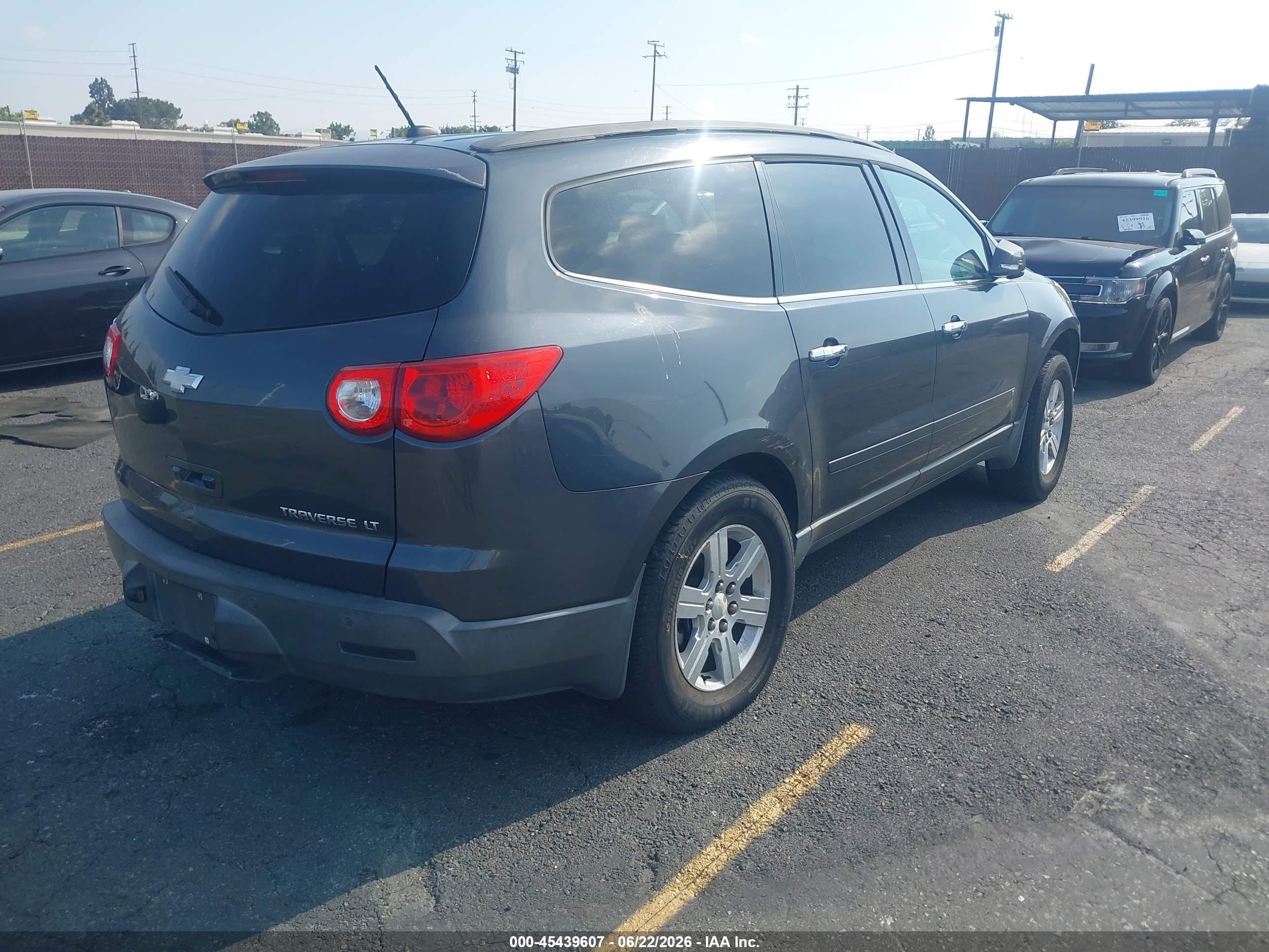 2010 Chevrolet Traverse Lt Gray vin: 1GNLRGED4AJ188676