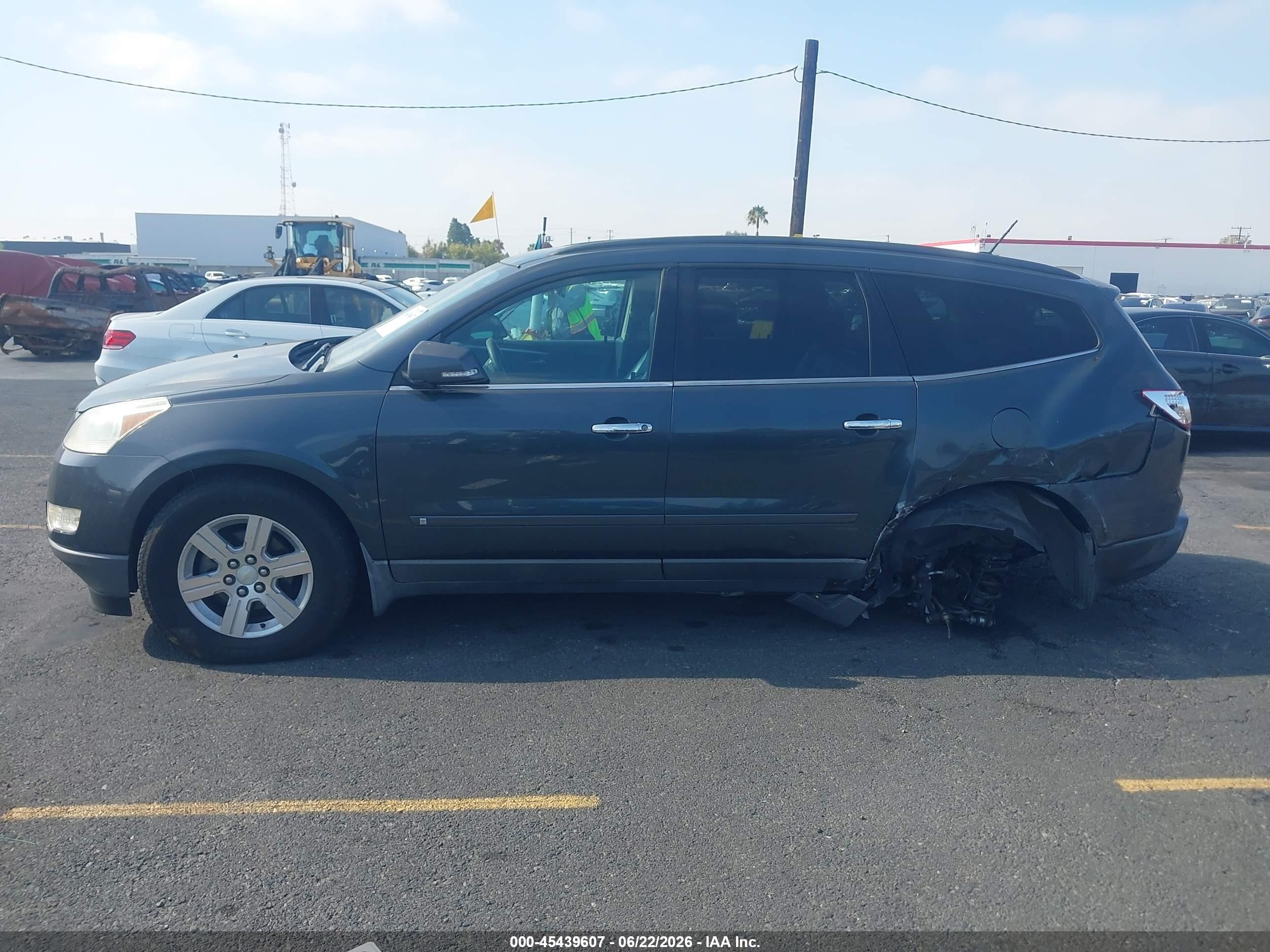 2010 Chevrolet Traverse Lt Gray vin: 1GNLRGED4AJ188676
