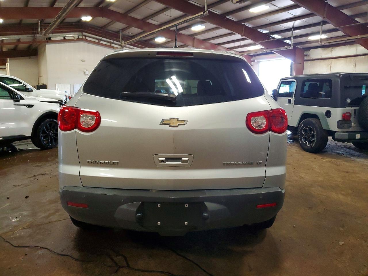 2010 Chevrolet Traverse Lt Silver vin: 1GNLRGED4AS109890