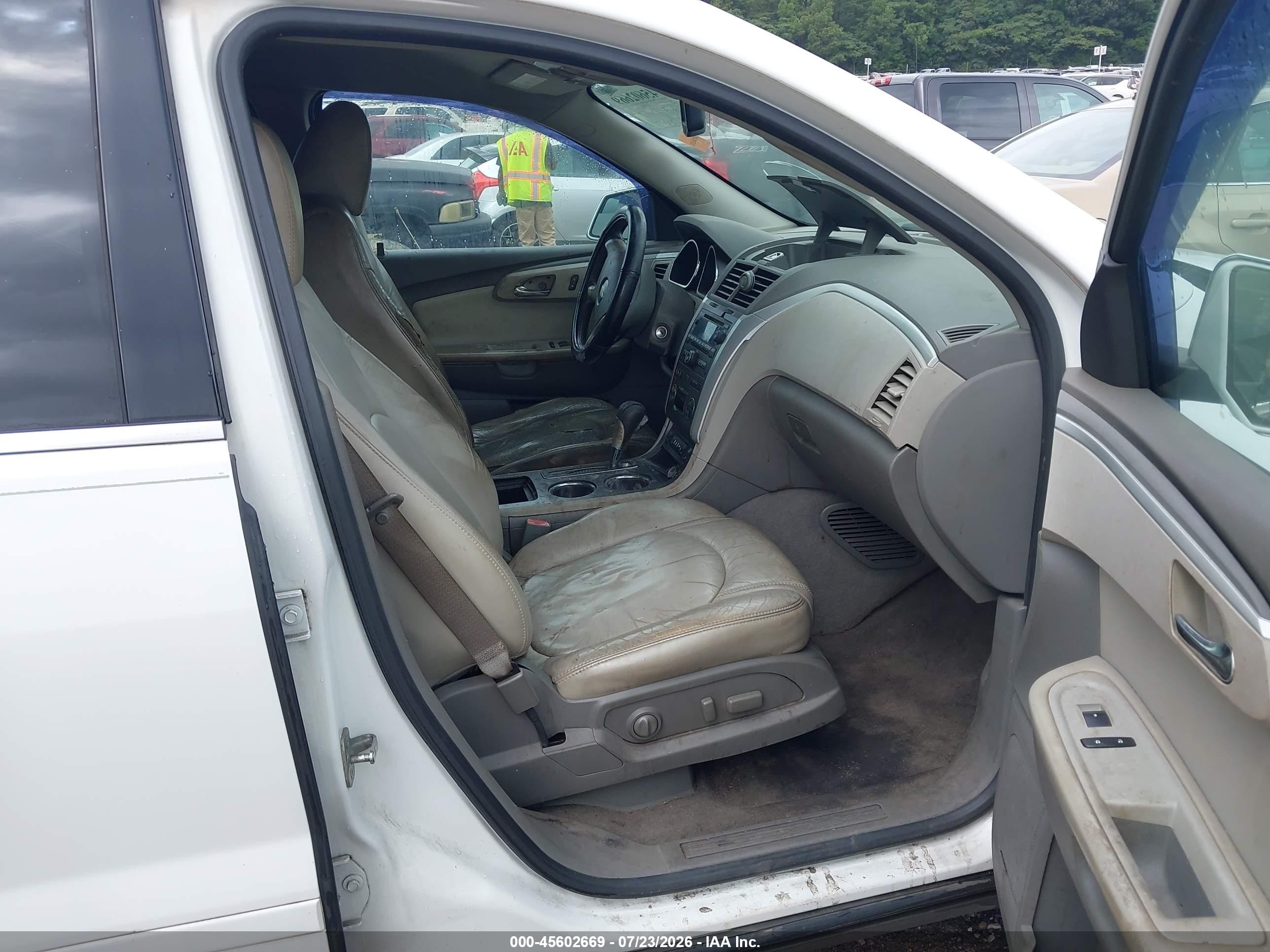2010 Chevrolet Traverse Lt White vin: 1GNLRGED6AS106781