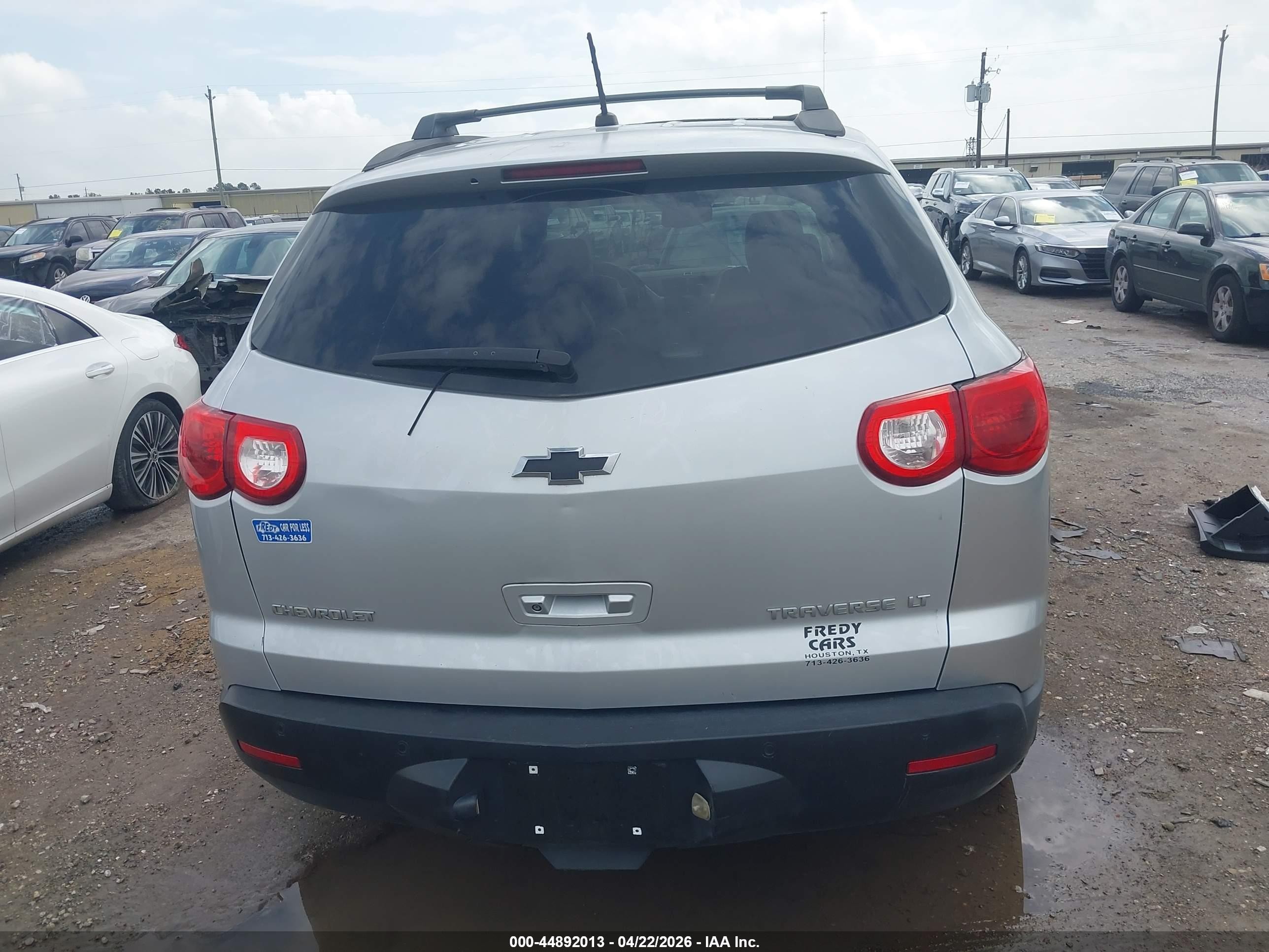 2010 Chevrolet Traverse Lt Silver vin: 1GNLRGED7AS104389
