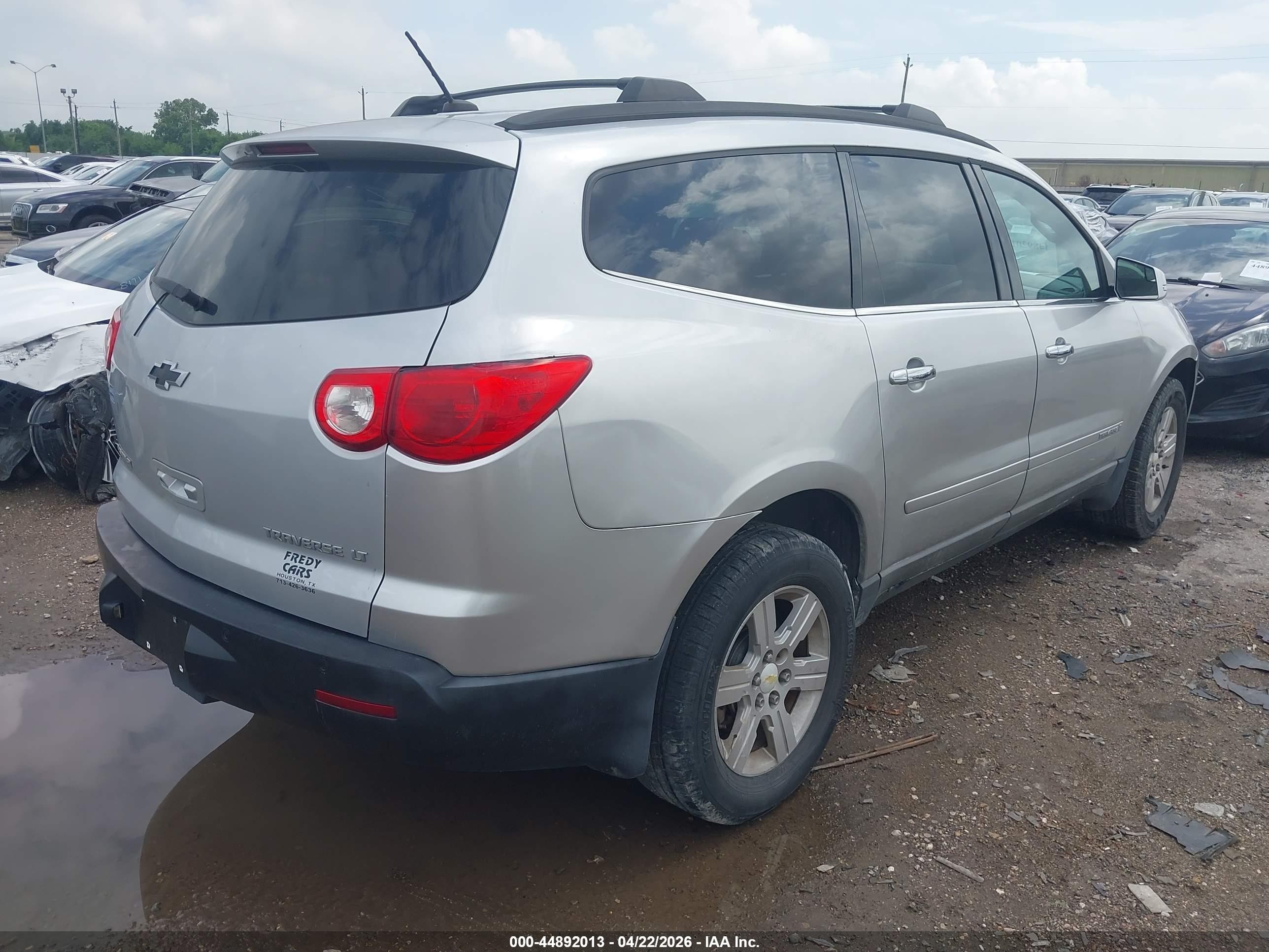 2010 Chevrolet Traverse Lt Silver vin: 1GNLRGED7AS104389