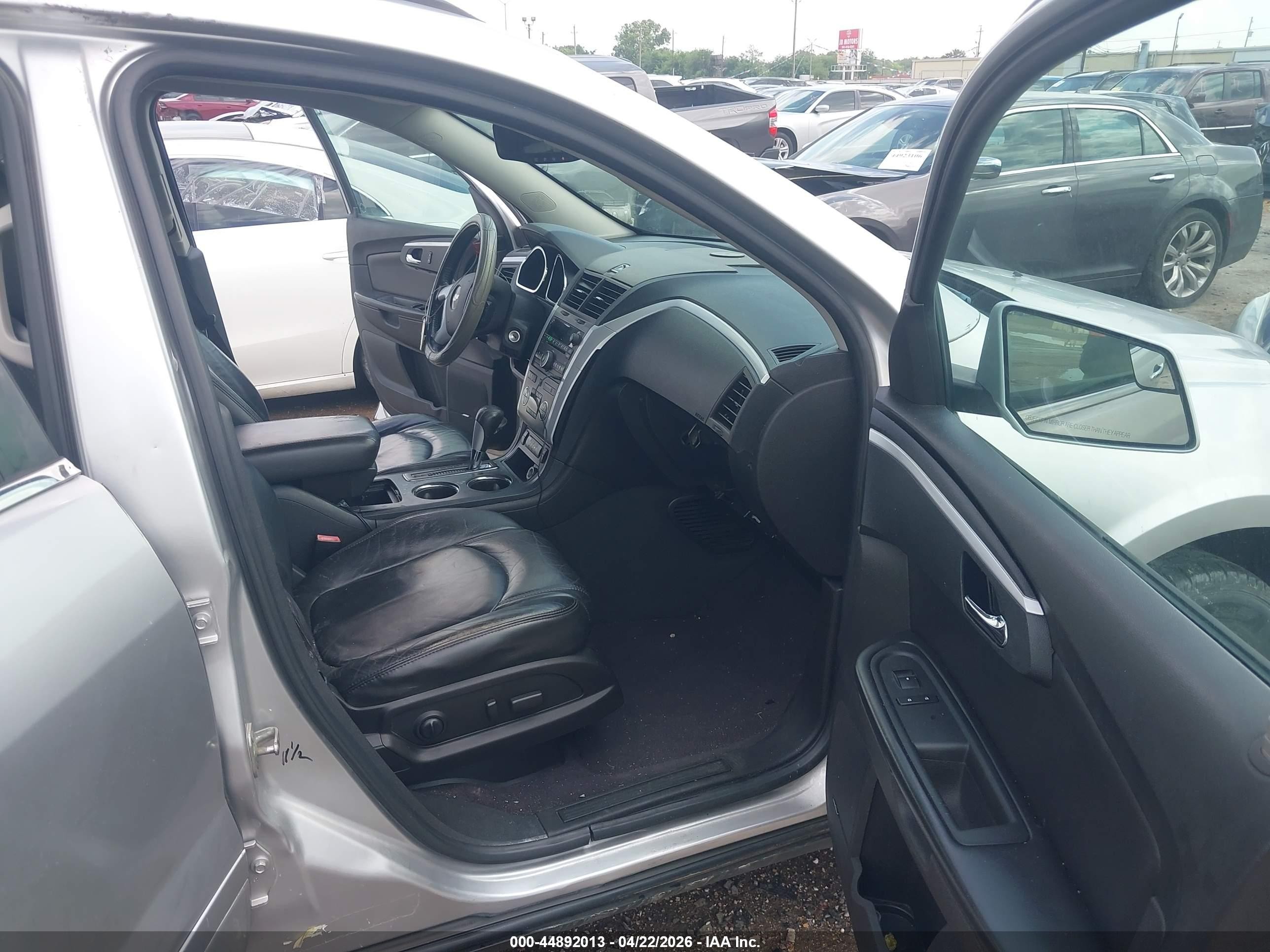 2010 Chevrolet Traverse Lt Silver vin: 1GNLRGED7AS104389