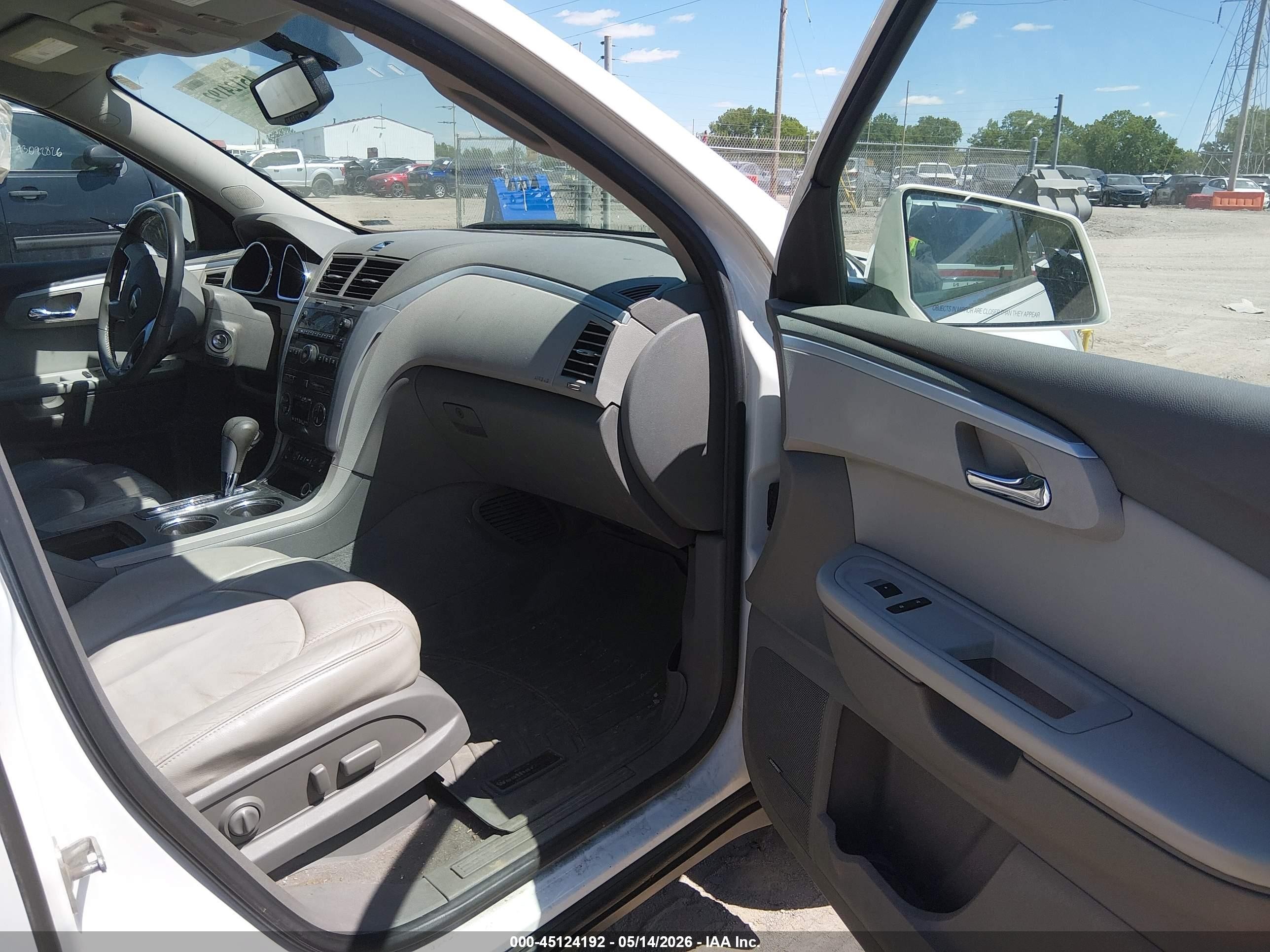 2010 Chevrolet Traverse Lt White vin: 1GNLRGED8AS107544