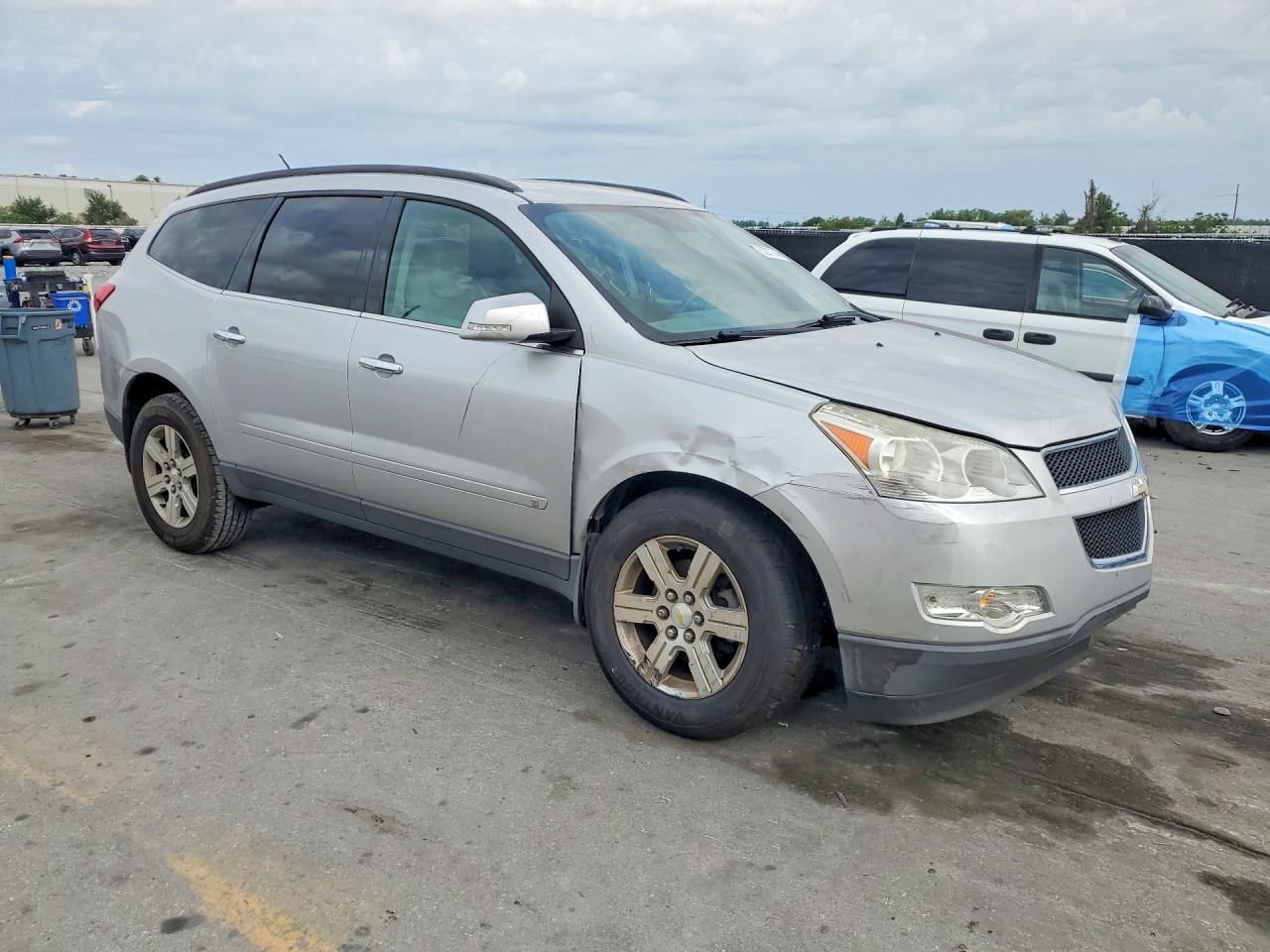 2010 Chevrolet Traverse Lt Silver vin: 1GNLRGED8AS134761