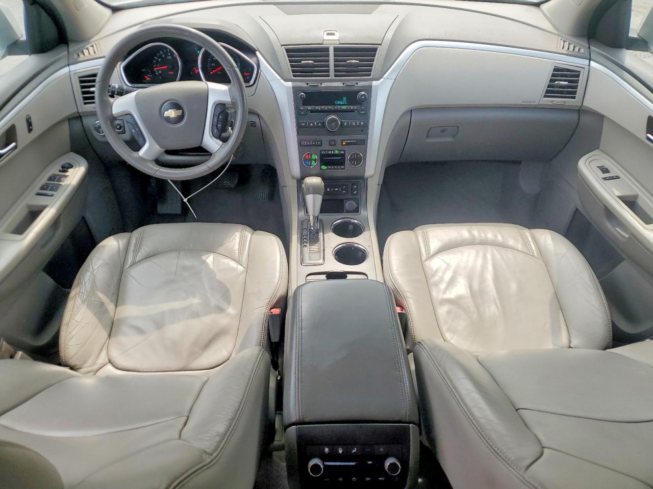 2010 Chevrolet Traverse Lt Silver vin: 1GNLRGED8AS134761