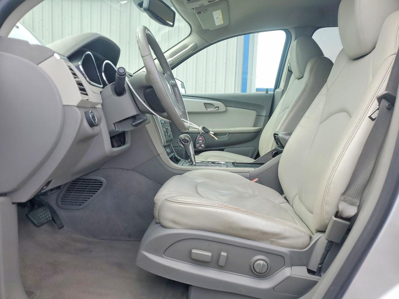 2010 Chevrolet Traverse Lt Silver vin: 1GNLRGED8AS134761