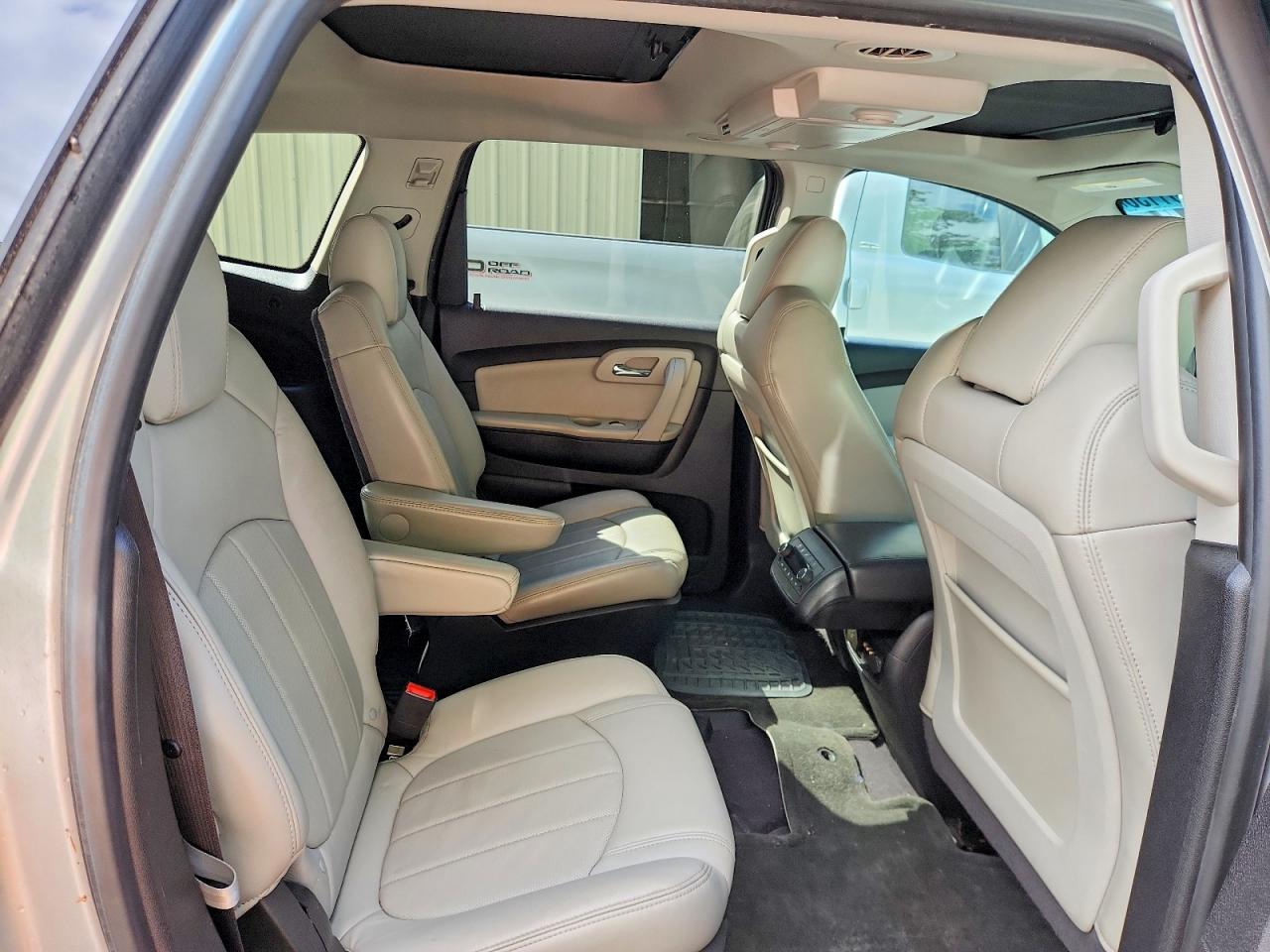 2010 Chevrolet Traverse Ltz Silver vin: 1GNLRHED0AS116342