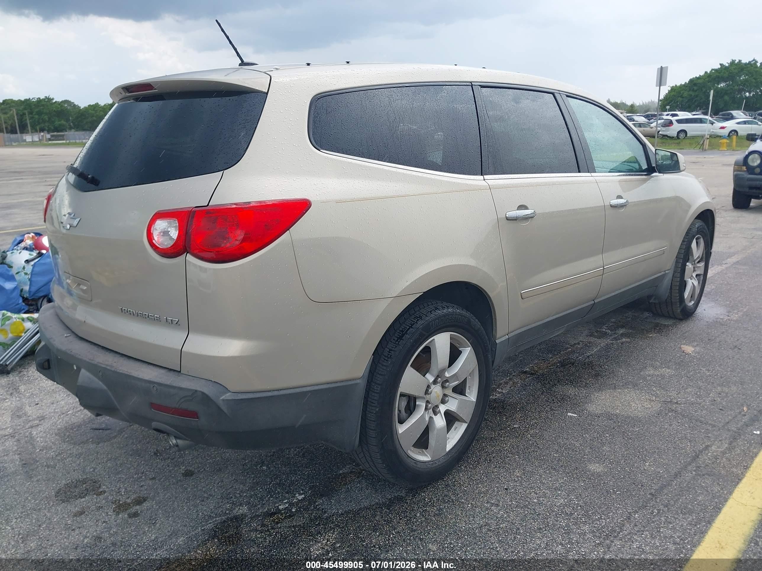 2010 Chevrolet Traverse Ltz Beige vin: 1GNLRHED7AS136071