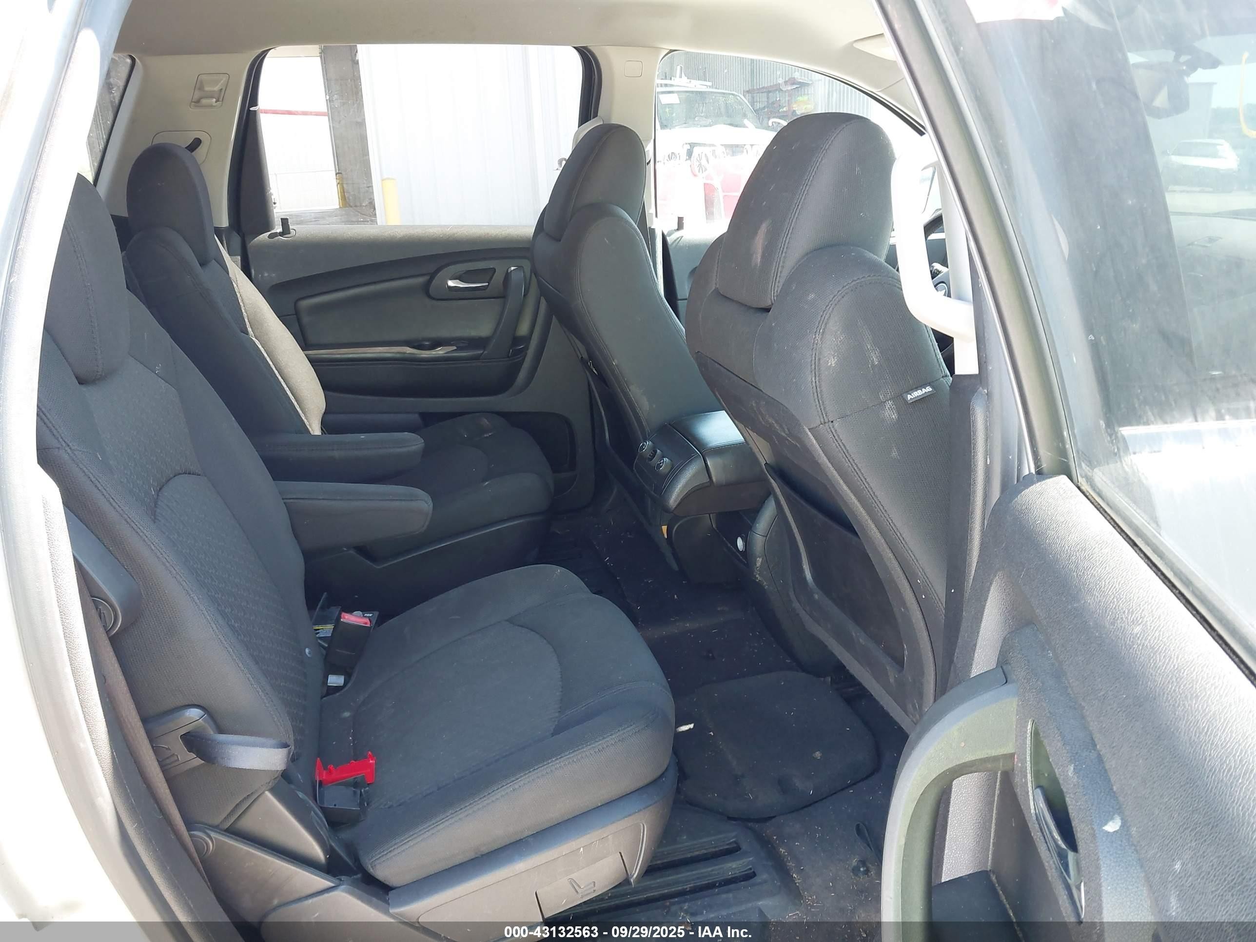 2010 Chevrolet Traverse Lt Серебряный vin: 1GNLVFED6AS109864