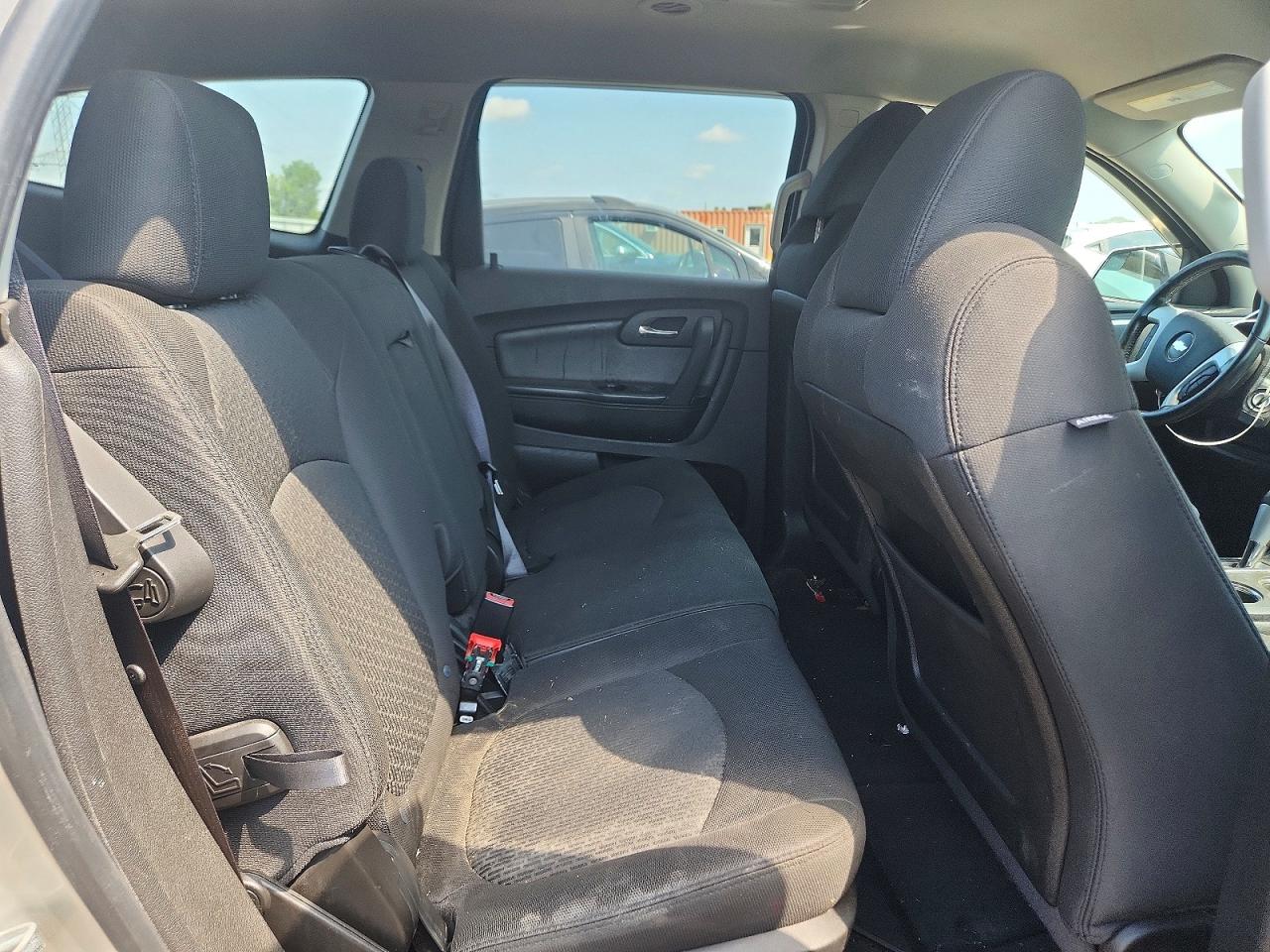 2010 Chevrolet Traverse Lt Silver vin: 1GNLVFEDXAS150742