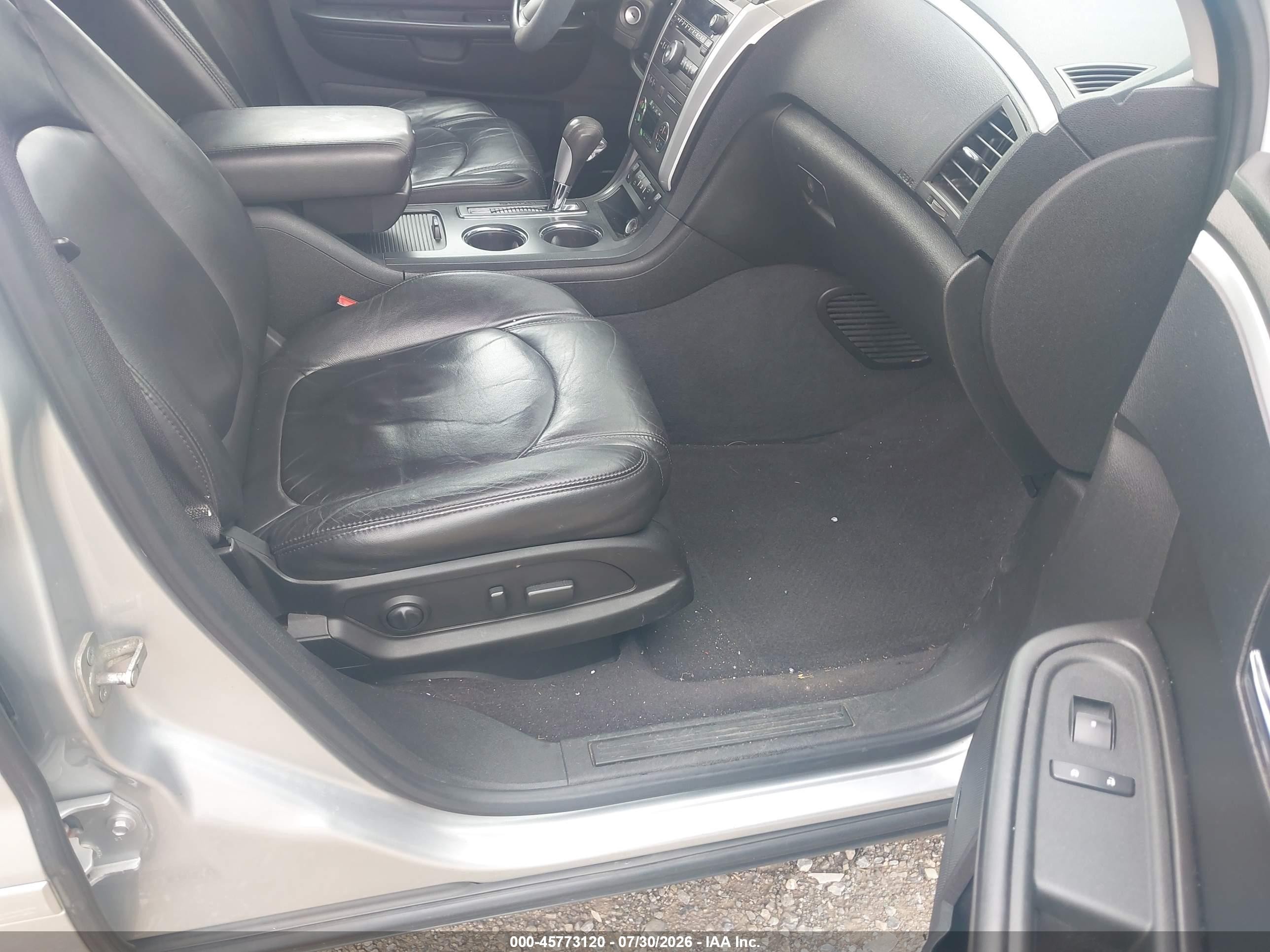 2010 Chevrolet Traverse Lt Silver vin: 1GNLVGED5AS118741