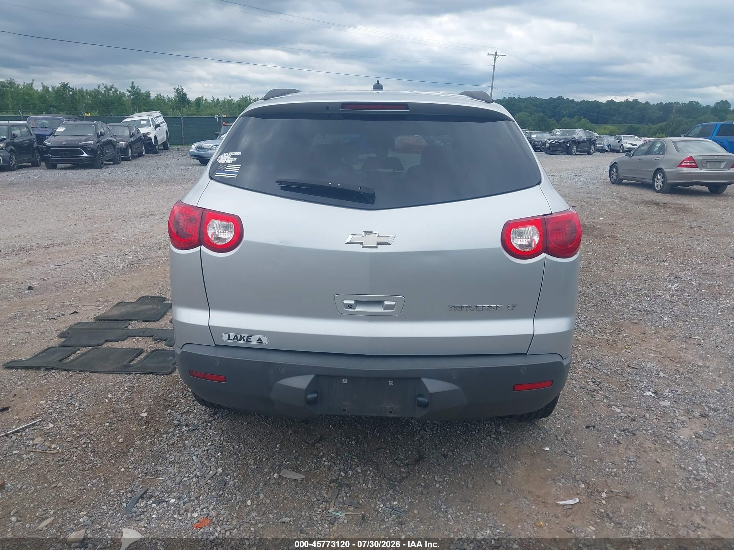 2010 Chevrolet Traverse Lt Silver vin: 1GNLVGED5AS118741