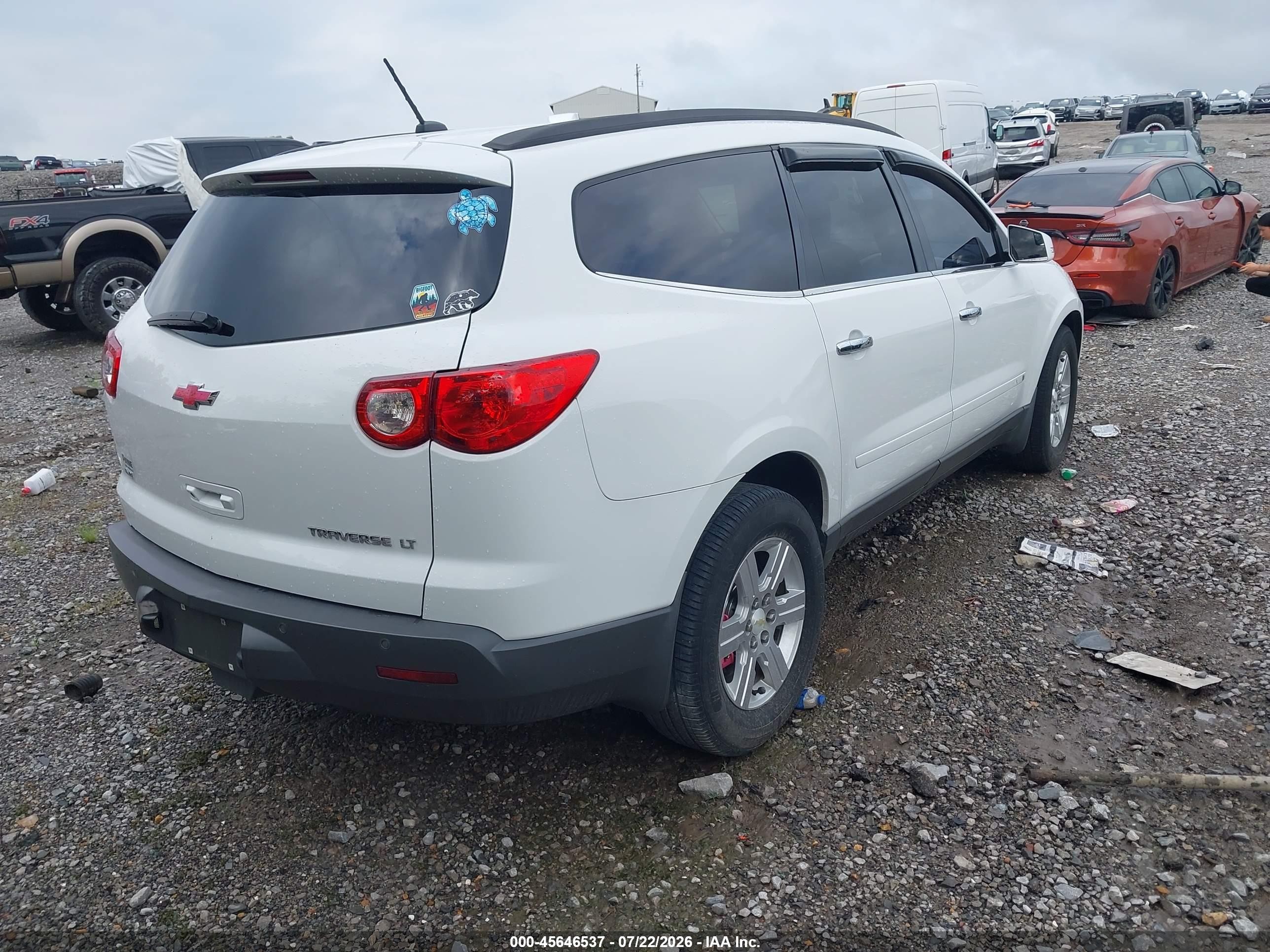 2010 Chevrolet Traverse Lt White vin: 1GNLVGED8AS142855