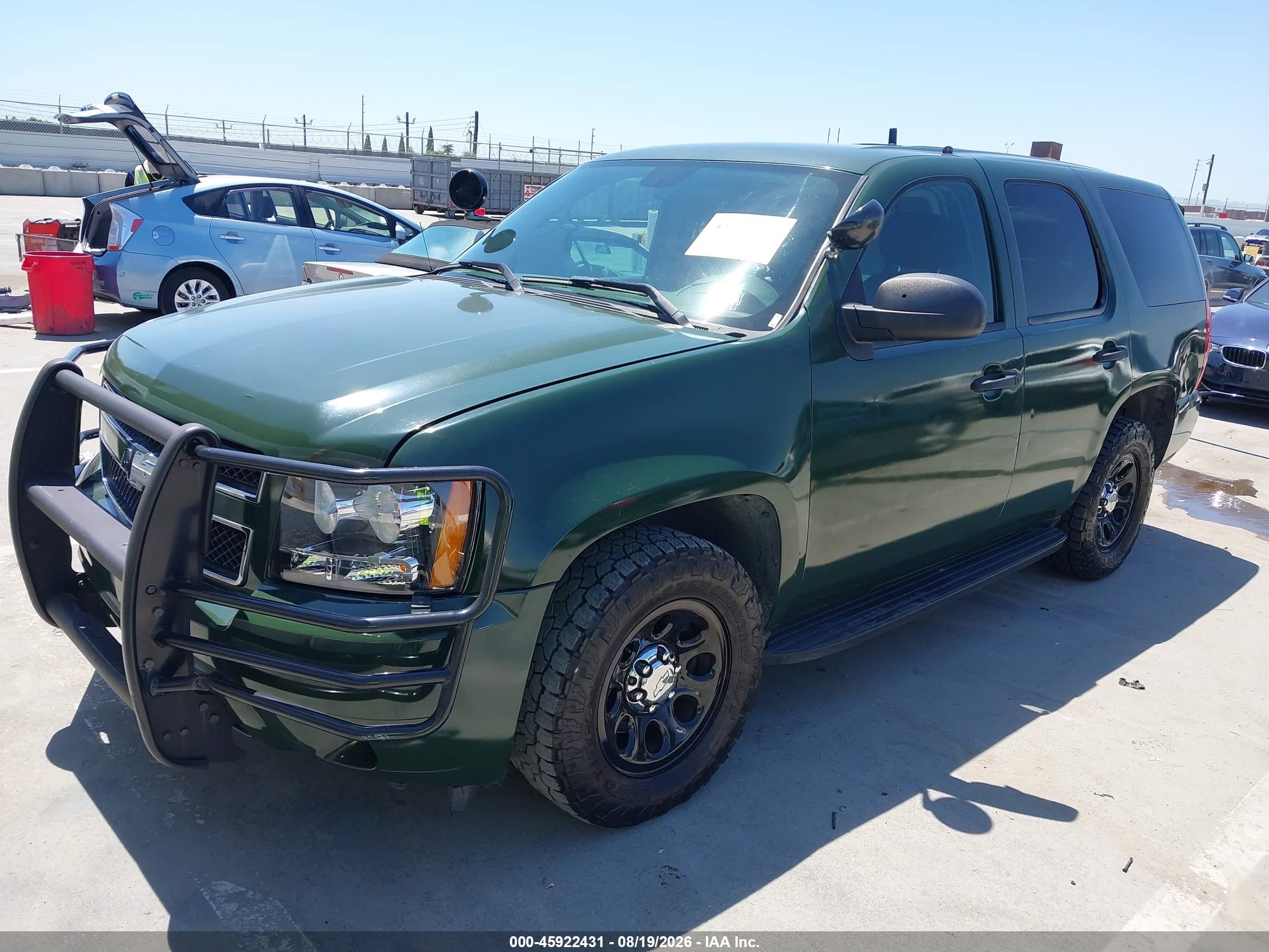 2010 Chevrolet Tahoe Ls Зеленый vin: 1GNMCAE01AR205595