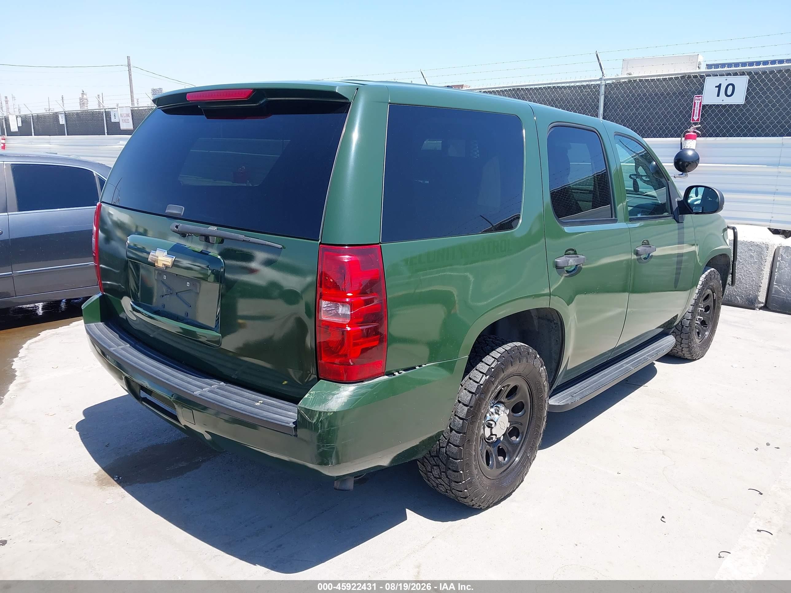 2010 Chevrolet Tahoe Ls Зеленый vin: 1GNMCAE01AR205595