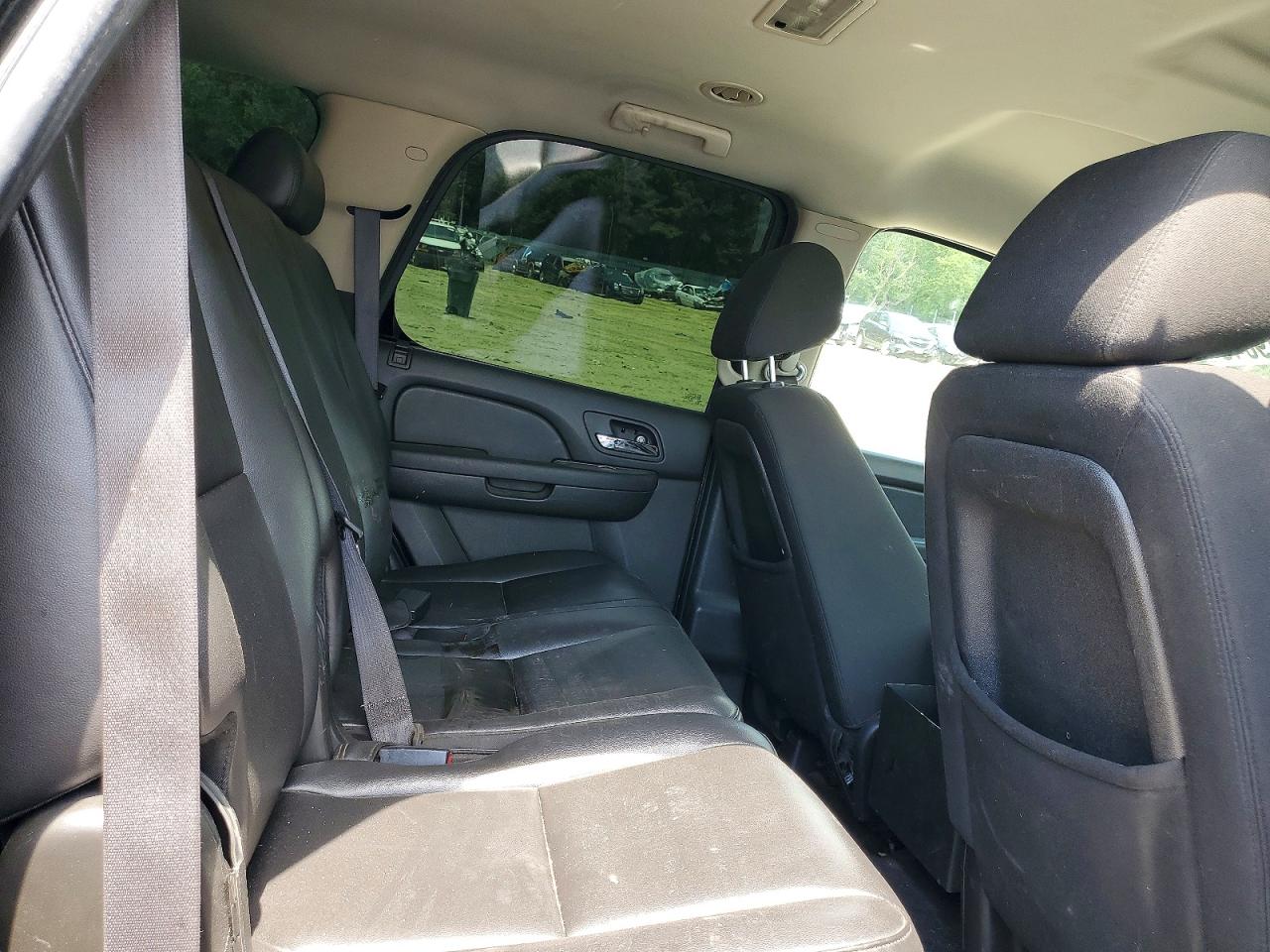 2010 Chevrolet Tahoe C1500 Ls Черный vin: 1GNMCAE02AR215763