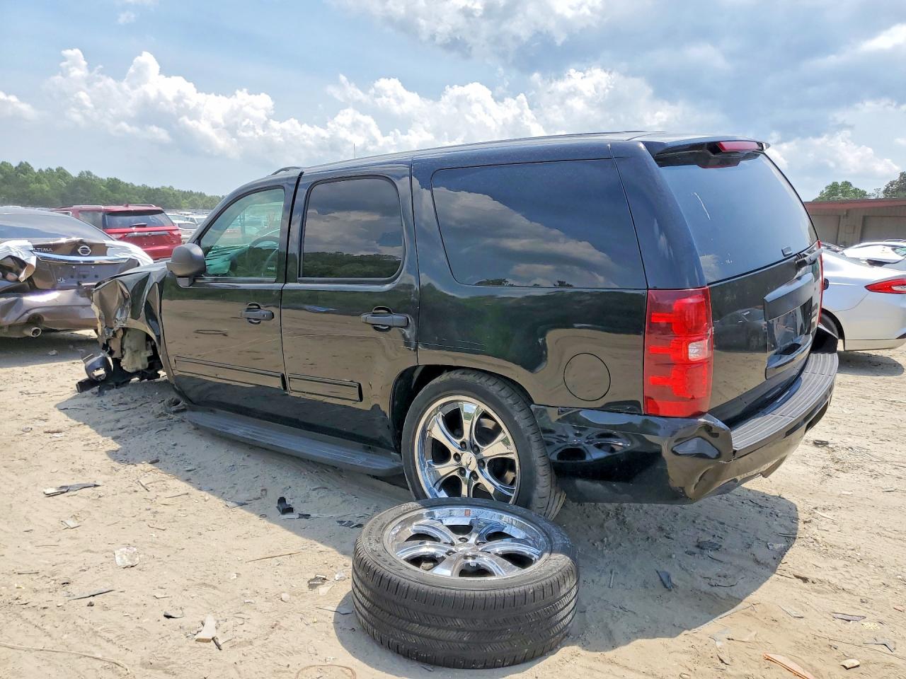 2010 Chevrolet Tahoe C1500 Ls Черный vin: 1GNMCAE02AR215763