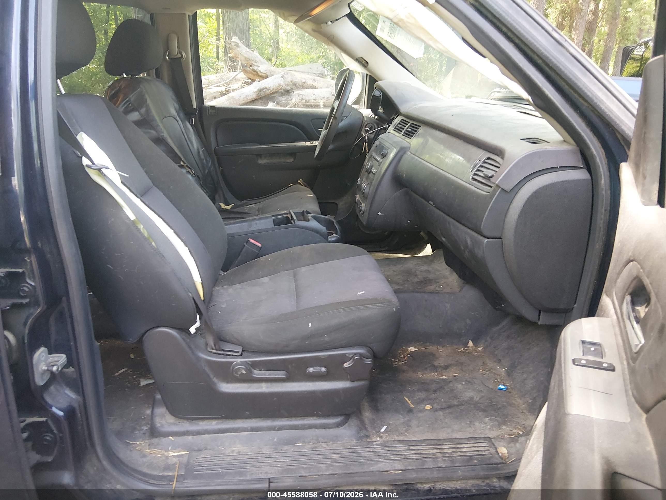 2010 Chevrolet Tahoe Ls Black vin: 1GNMCAE08AR258164