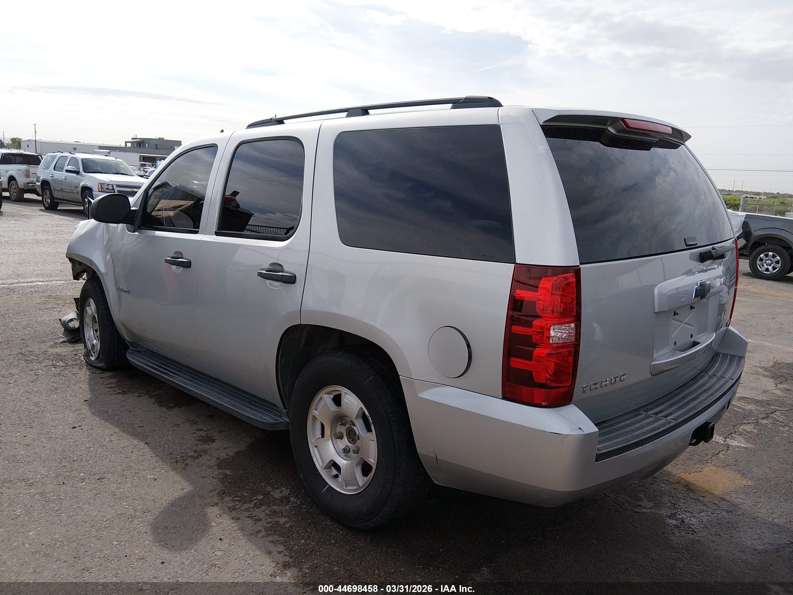 2010 Chevrolet Tahoe Ls Silver vin: 1GNMCAE35AR166312