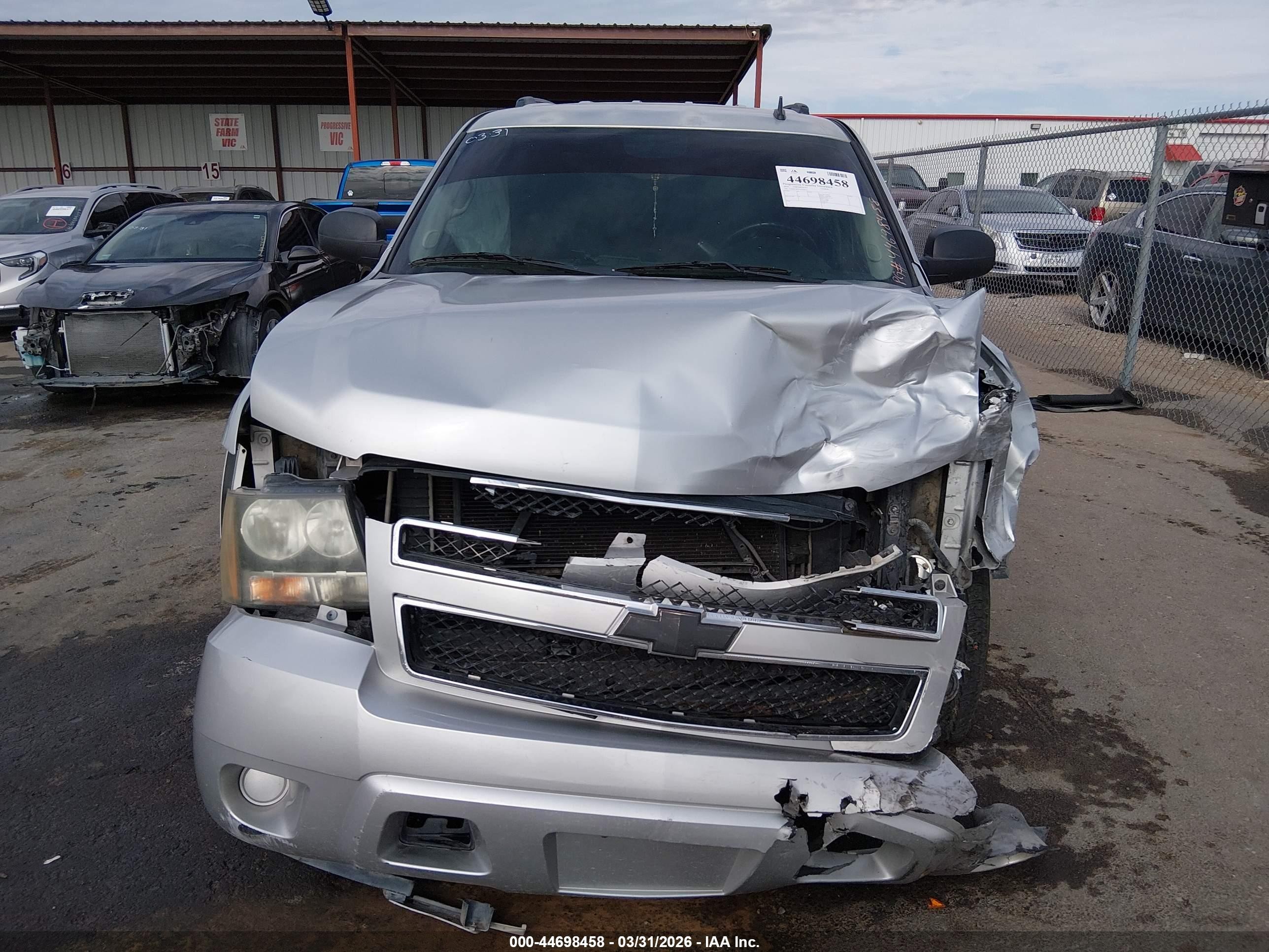2010 Chevrolet Tahoe Ls Silver vin: 1GNMCAE35AR166312