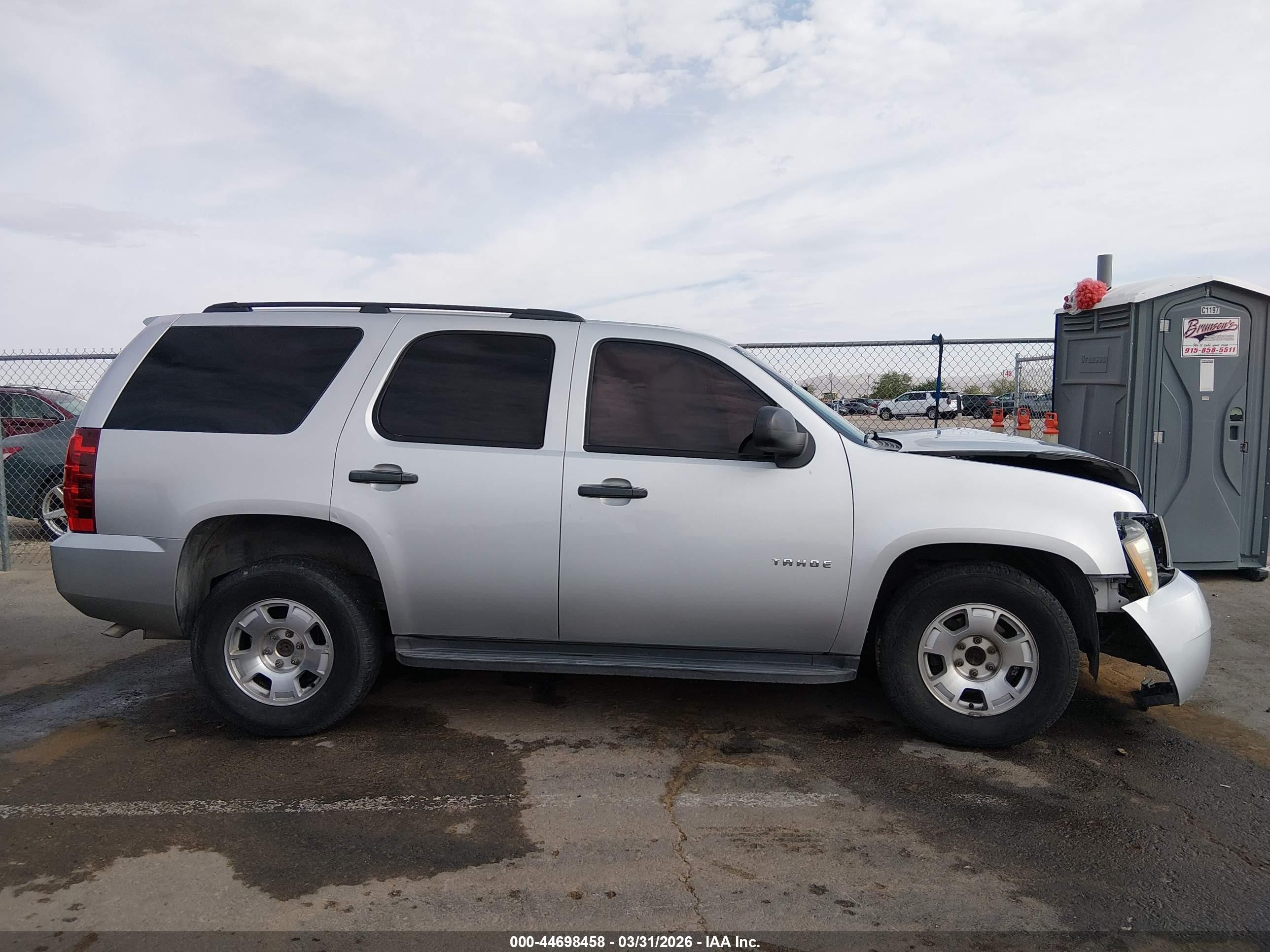 2010 Chevrolet Tahoe Ls Silver vin: 1GNMCAE35AR166312