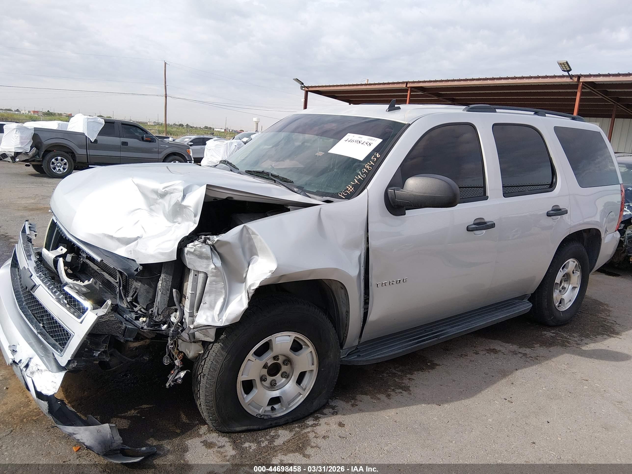 2010 Chevrolet Tahoe Ls Silver vin: 1GNMCAE35AR166312