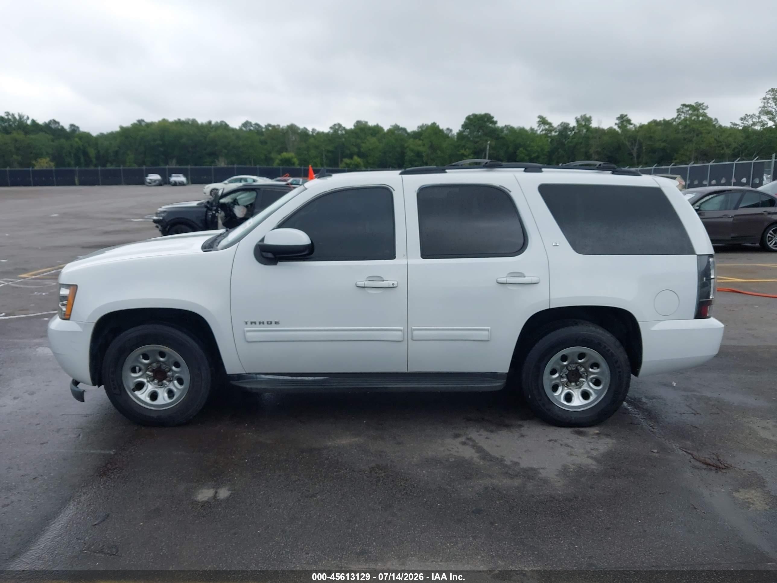 2010 Chevrolet Tahoe Lt White vin: 1GNMCBE31AR193545