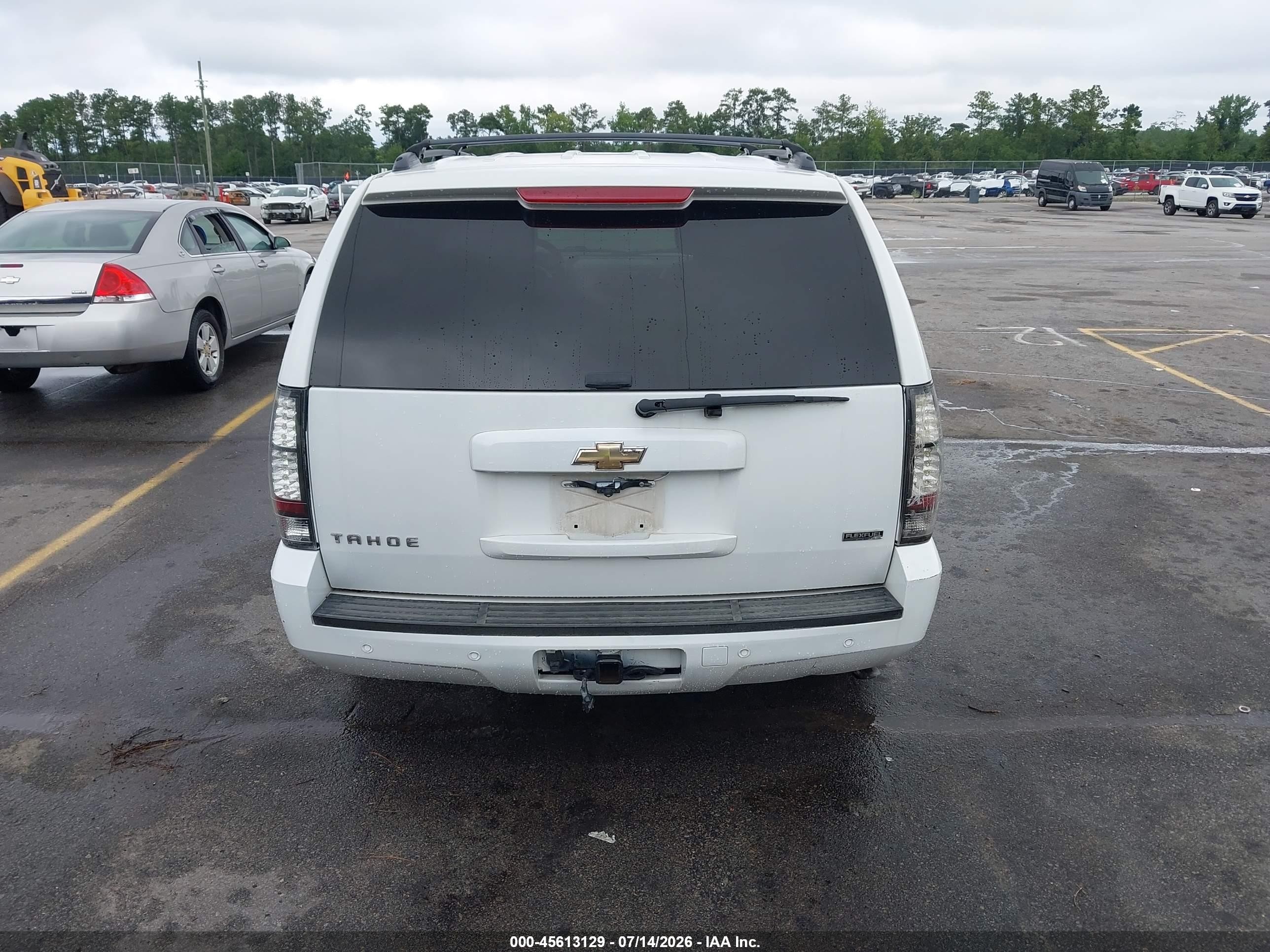 2010 Chevrolet Tahoe Lt White vin: 1GNMCBE31AR193545