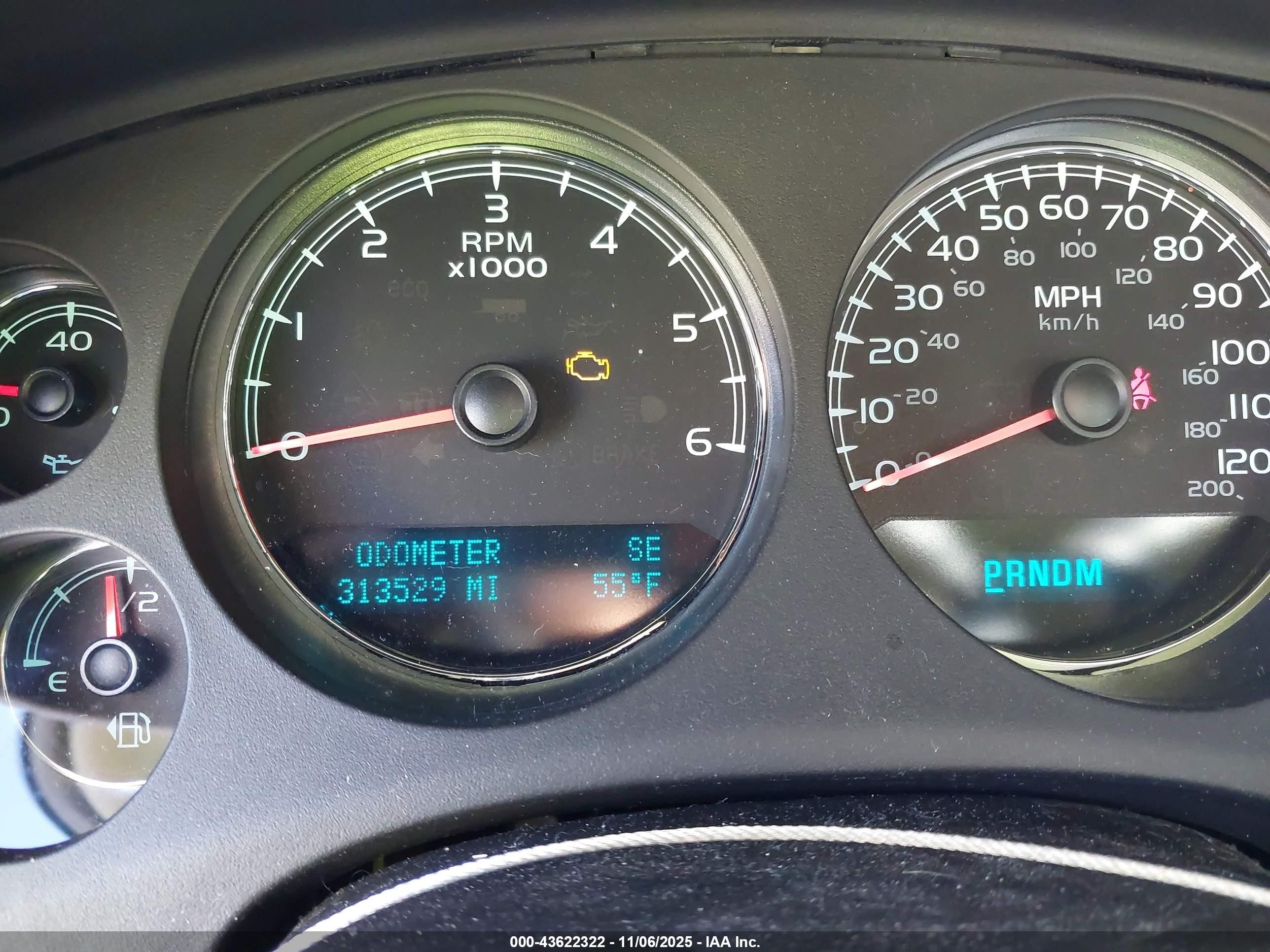 2010 Chevrolet Tahoe Lt White vin: 1GNMCBE35AR203624