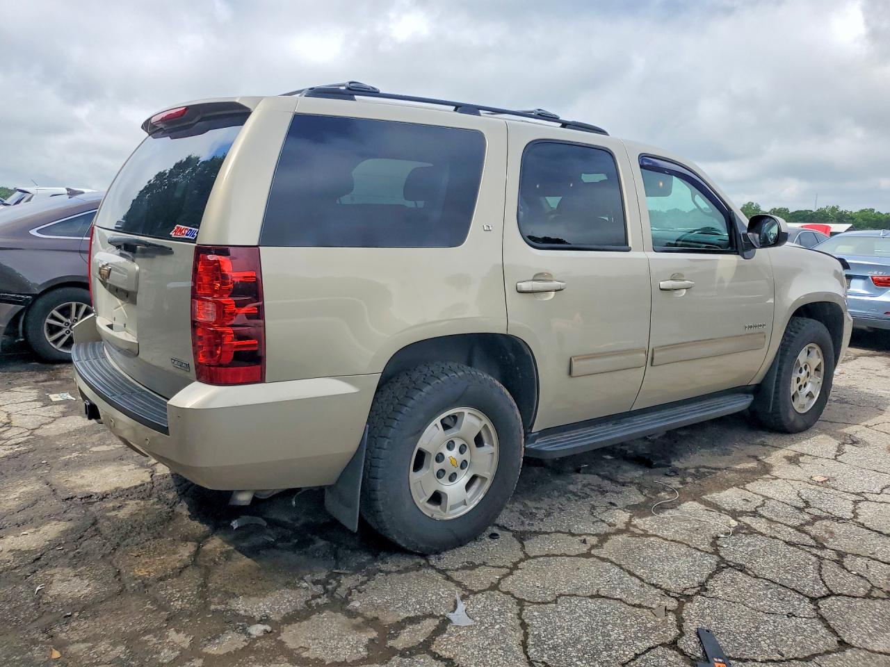 2010 Chevrolet Tahoe C1500 Lt Gold vin: 1GNMCBE35AR215255