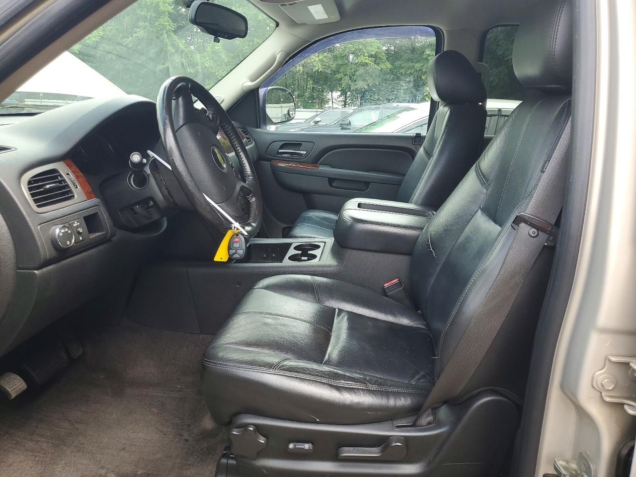 2010 Chevrolet Tahoe C1500 Lt Gold vin: 1GNMCBE35AR215255