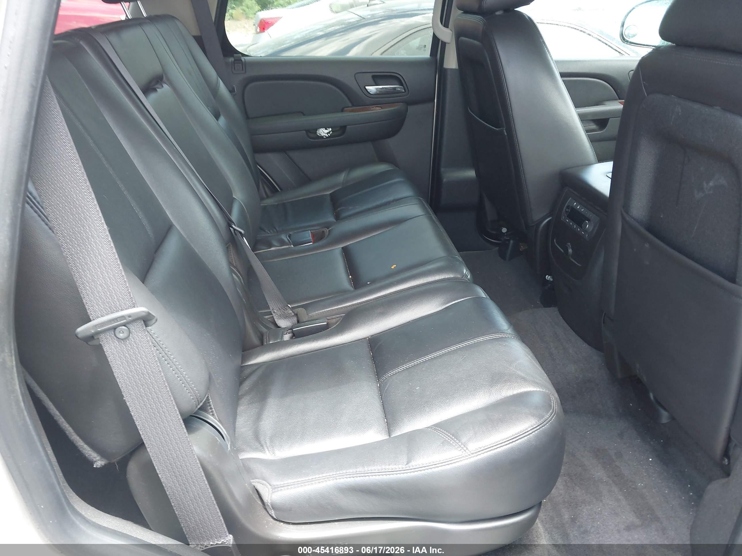 2010 Chevrolet Tahoe Lt Gray vin: 1GNMCBE35AR215255