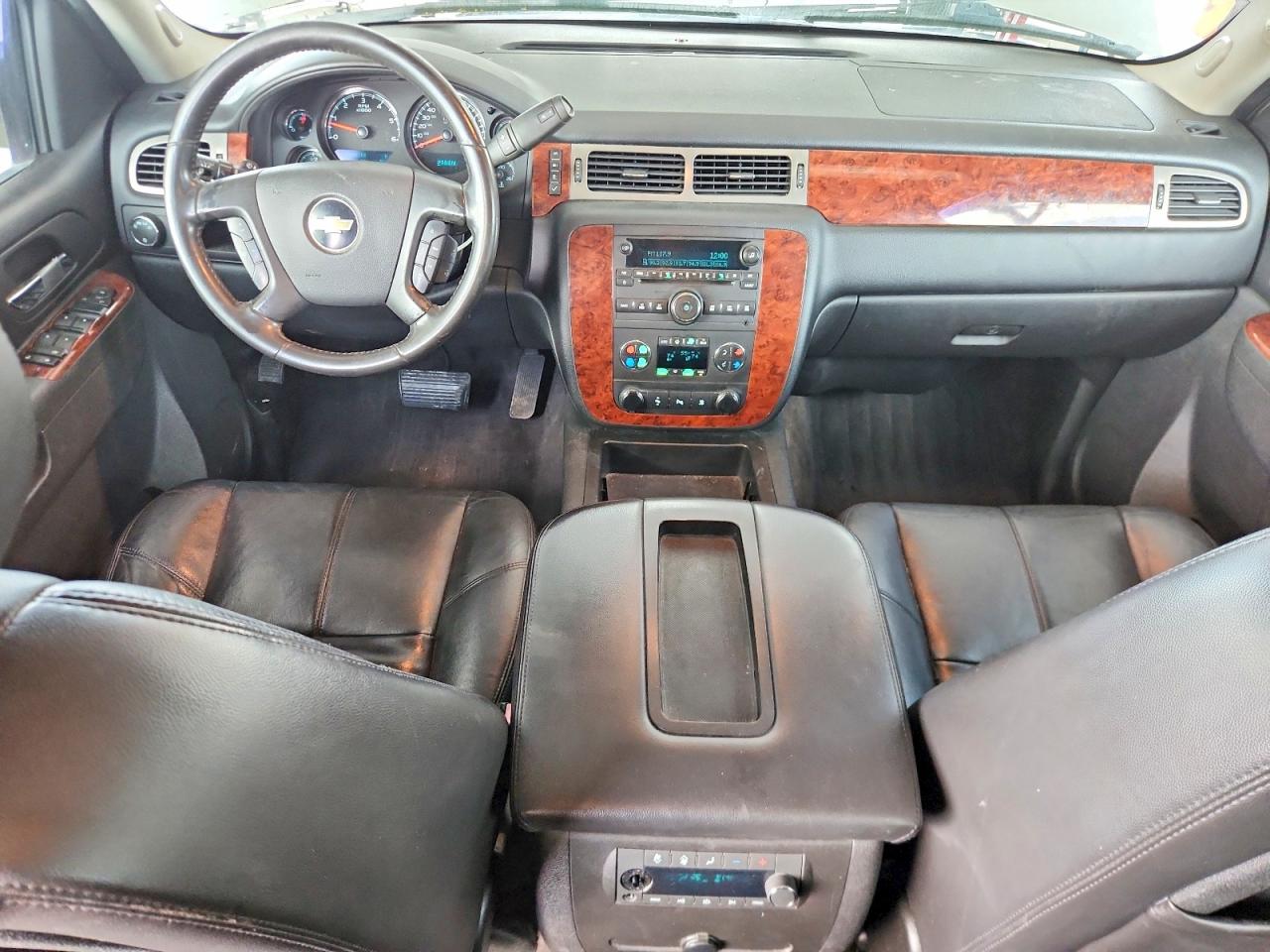 2010 Chevrolet Tahoe C1500 Lt Cream vin: 1GNMCBE35AR215255