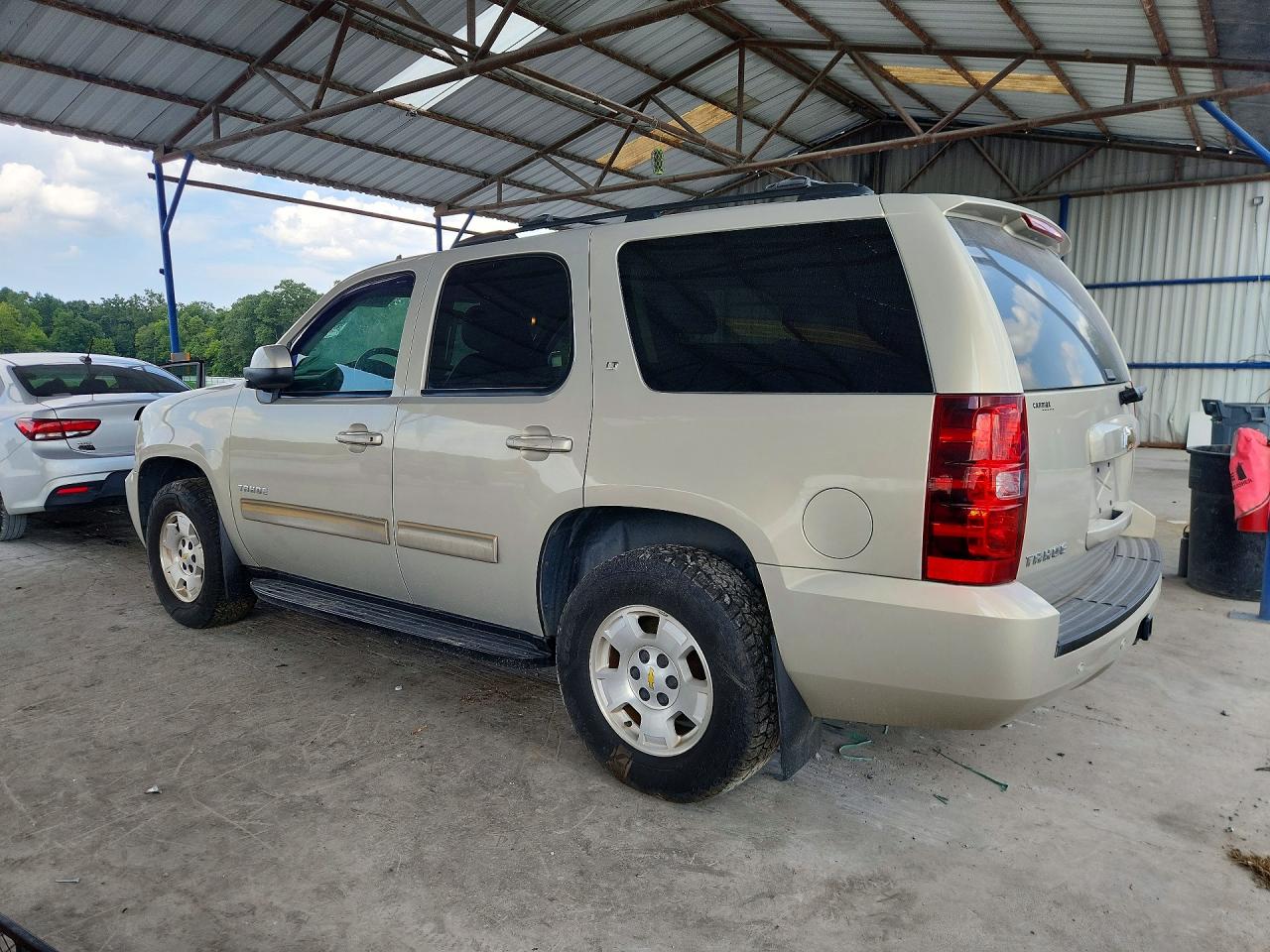 2010 Chevrolet Tahoe C1500 Lt Cream vin: 1GNMCBE35AR215255
