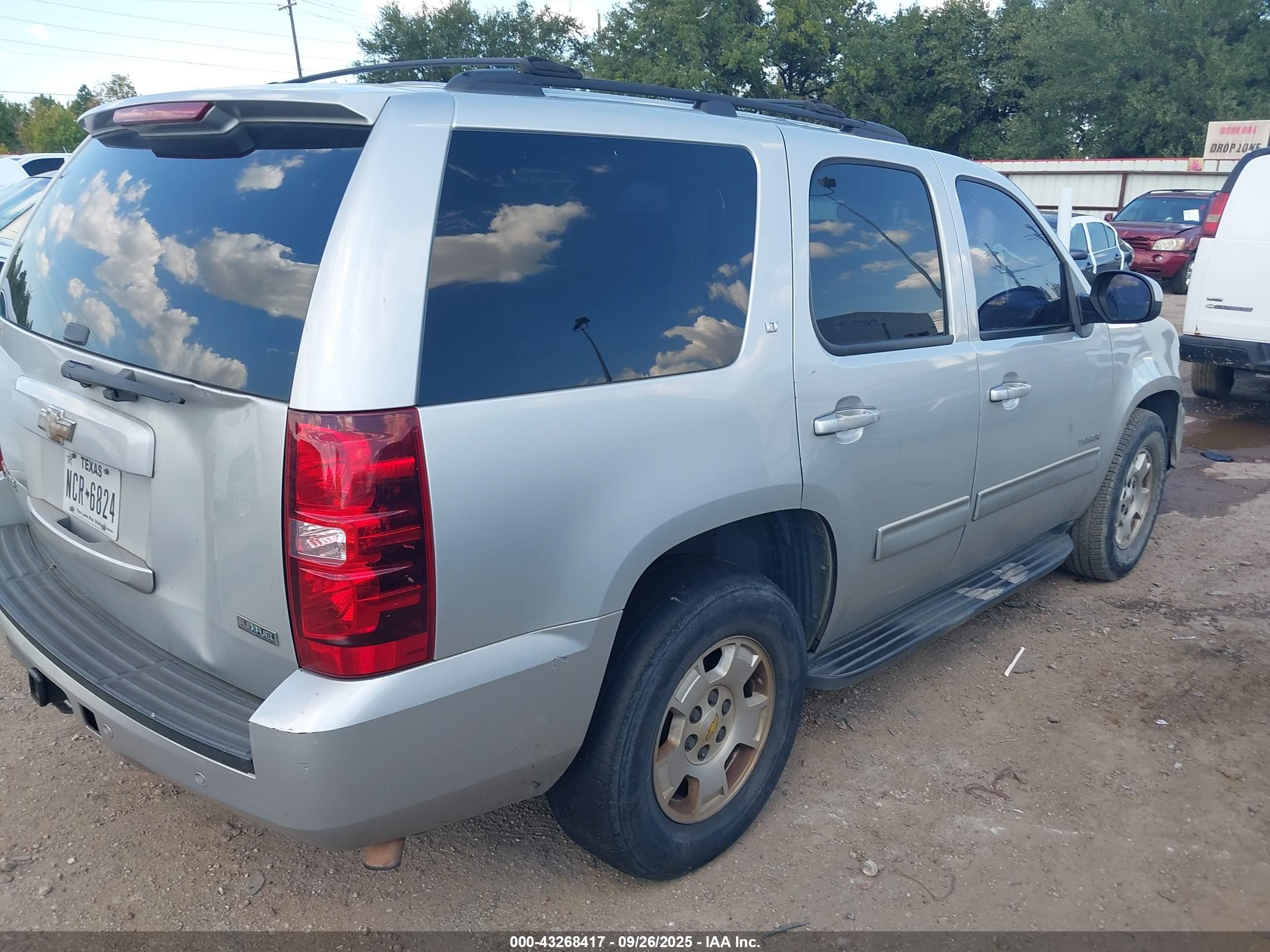 2010 Chevrolet Tahoe Lt Silver vin: 1GNMCBE37AR172733
