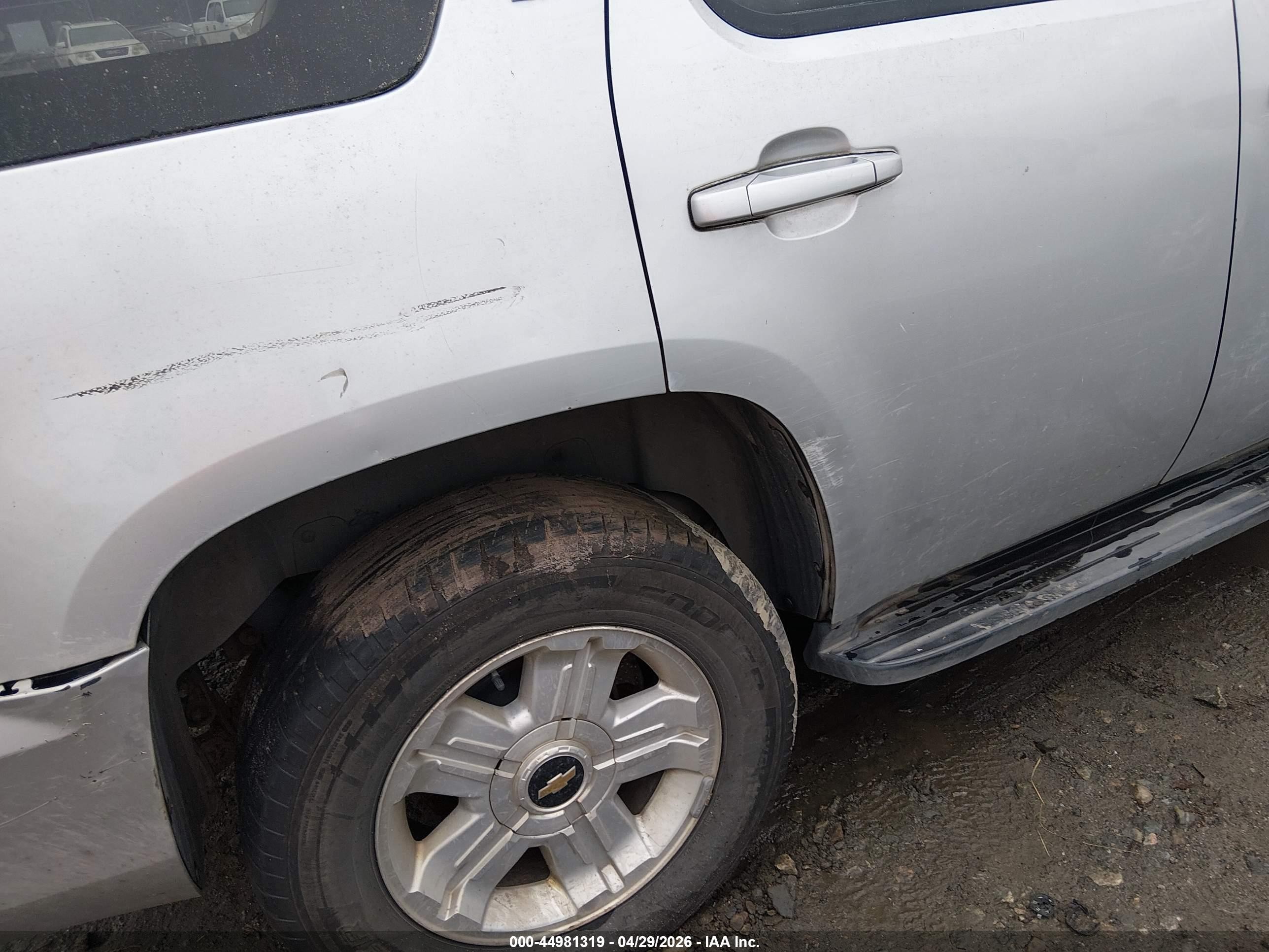 2010 Chevrolet Tahoe Lt Silver vin: 1GNMCBE37AR173252