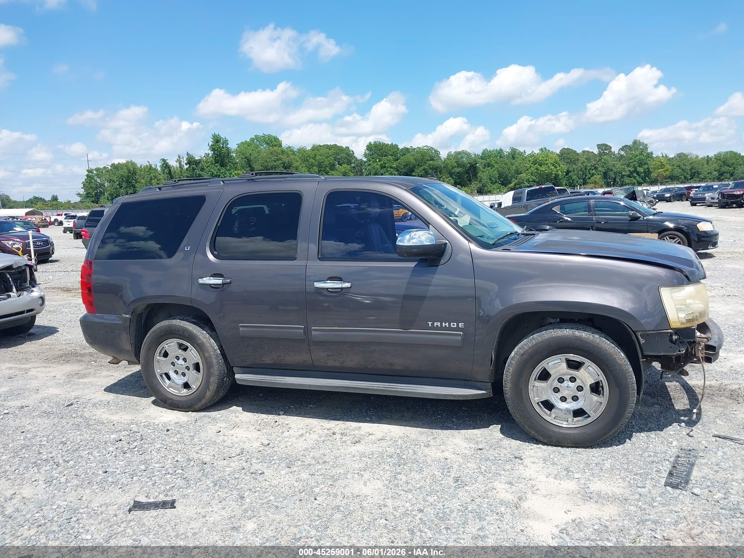 2010 Chevrolet Tahoe Lt Серый vin: 1GNMCBE37AR194232