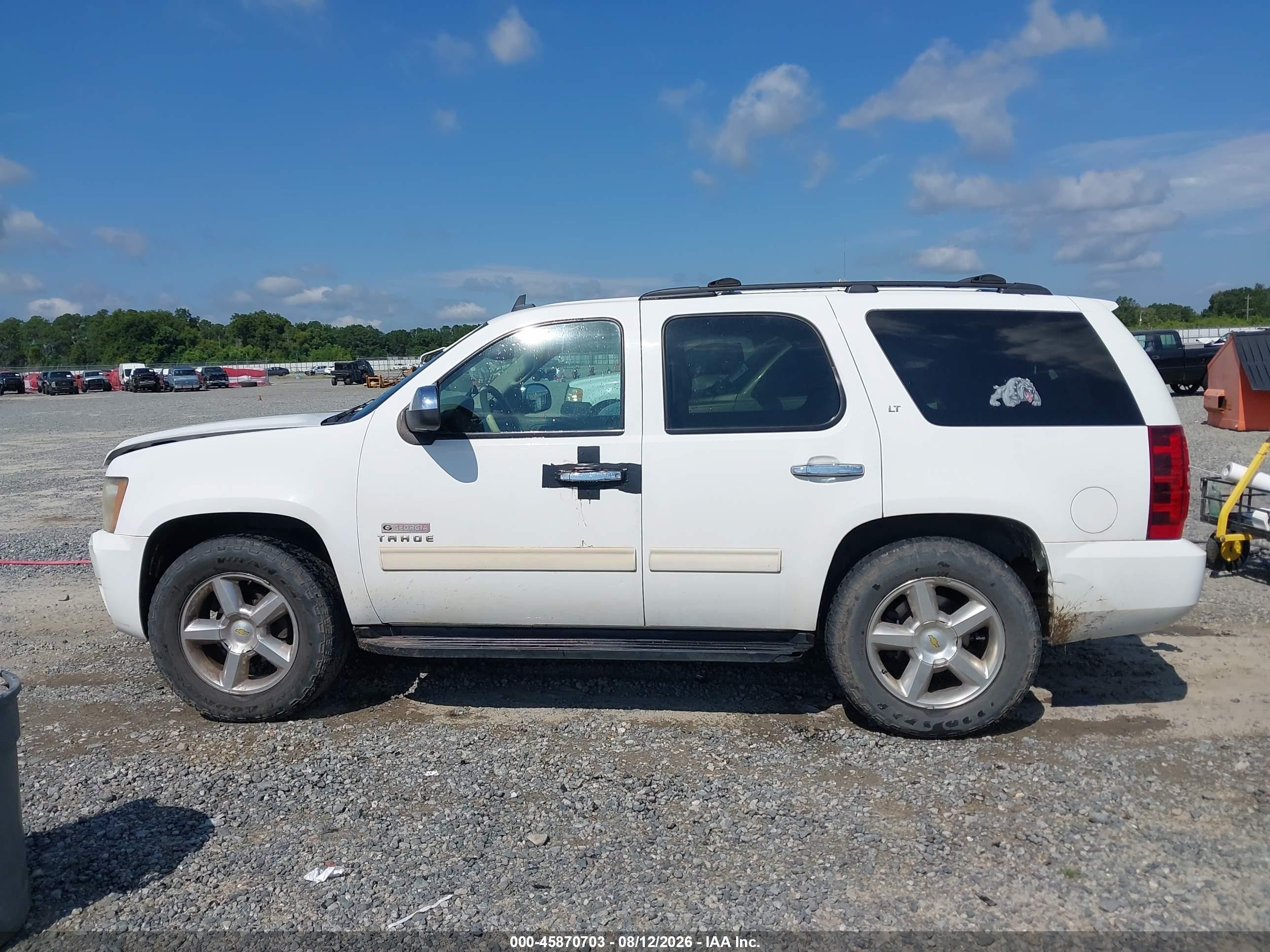 2010 Chevrolet Tahoe Lt Белый vin: 1GNMCBE37AR230355