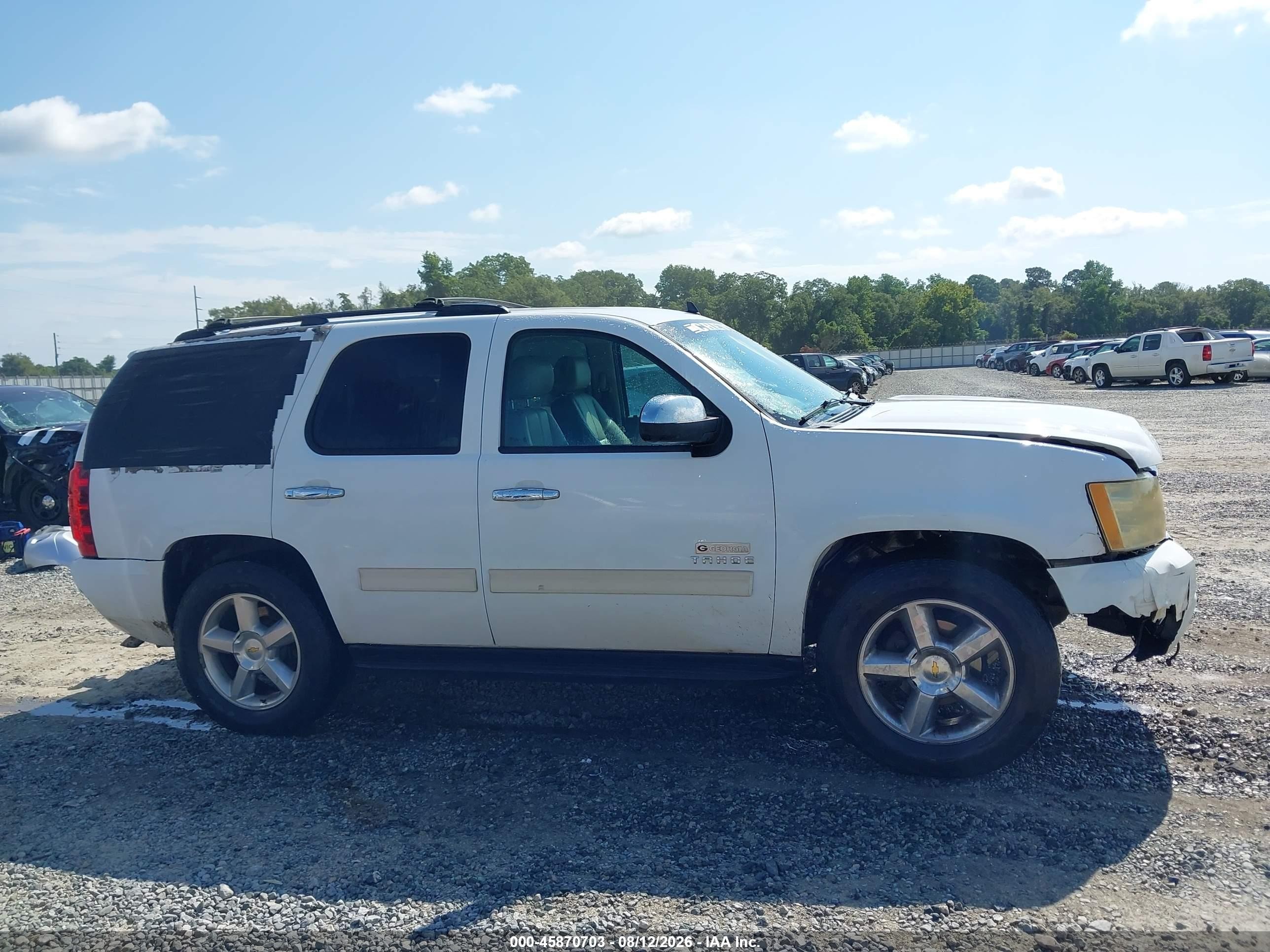 2010 Chevrolet Tahoe Lt Белый vin: 1GNMCBE37AR230355