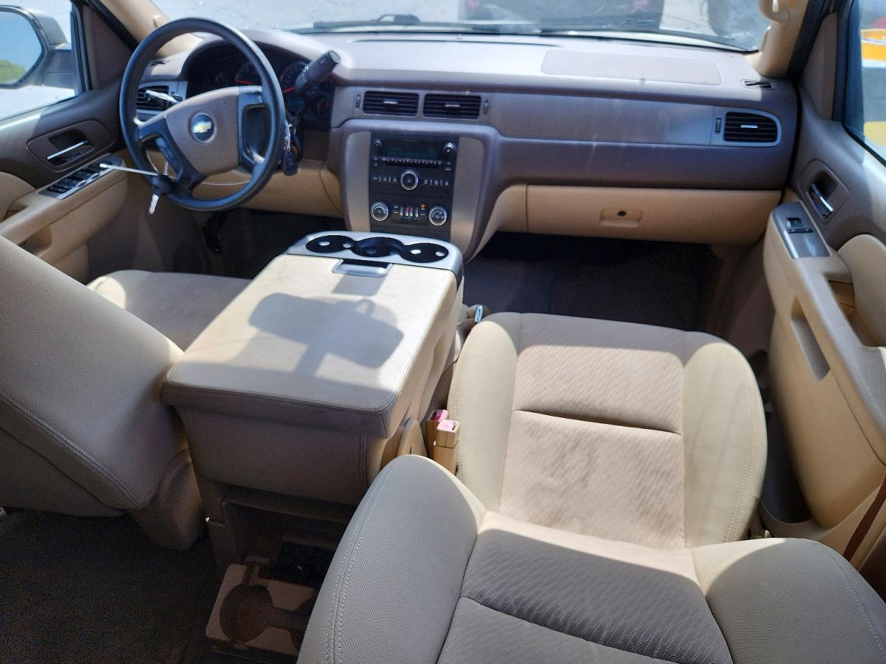 2014 Chevrolet Suburban C1500 Silver vin: 1GNSC5E03ER192675