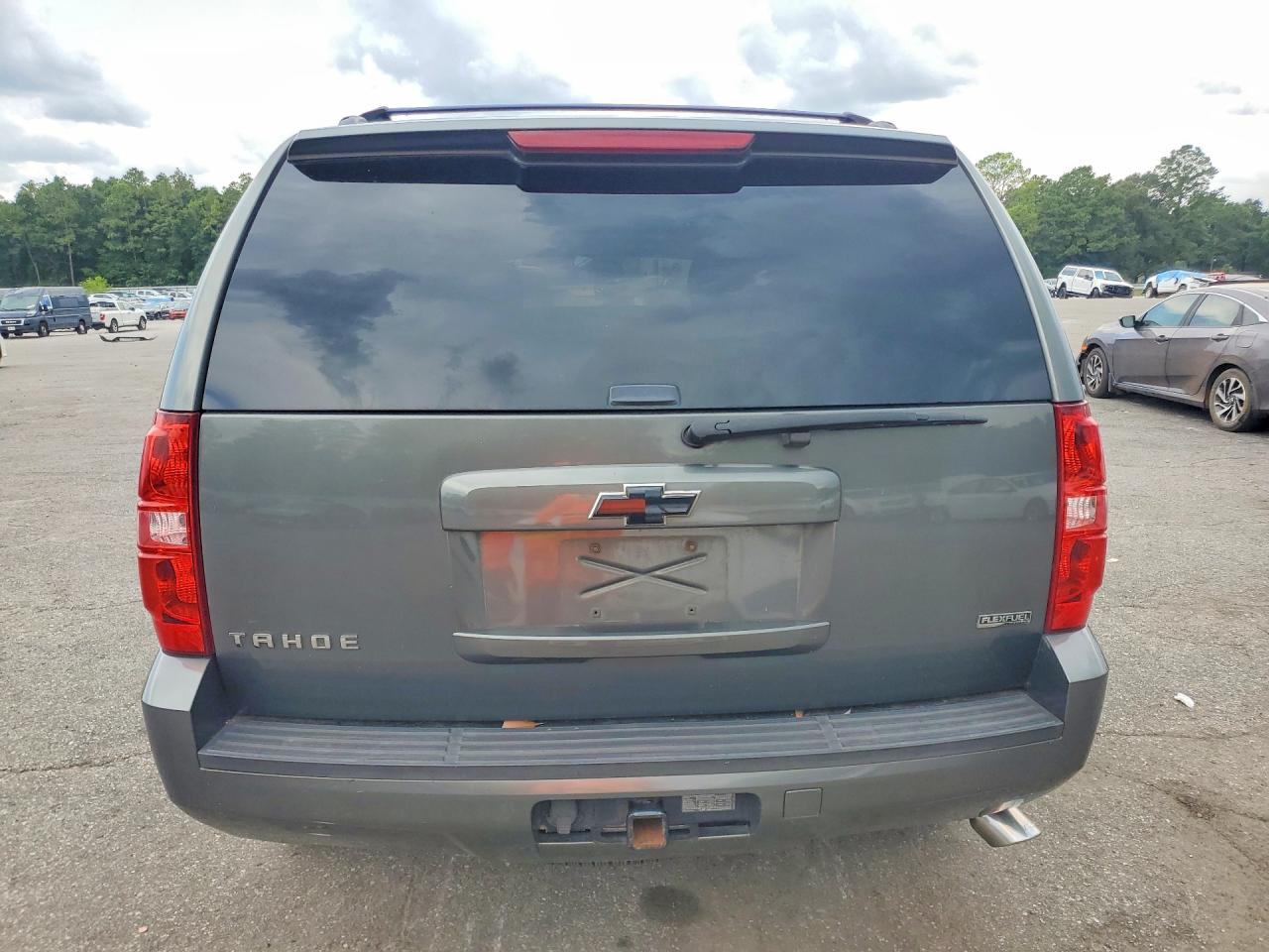 2011 Chevrolet Tahoe C1500 Ls Gray vin: 1GNSCAE00BR155135