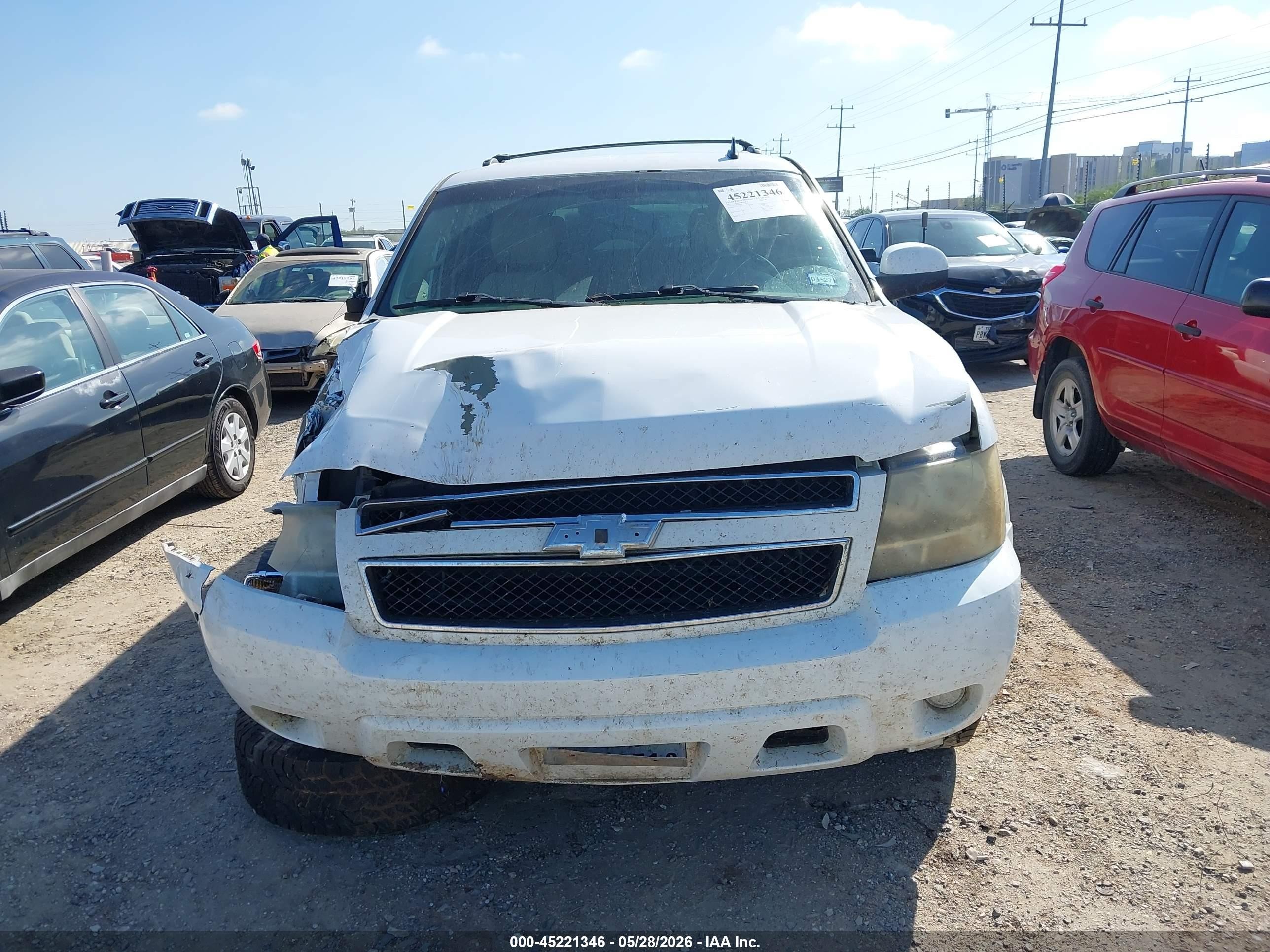 2011 Chevrolet Tahoe Ls White vin: 1GNSCAE00BR263304