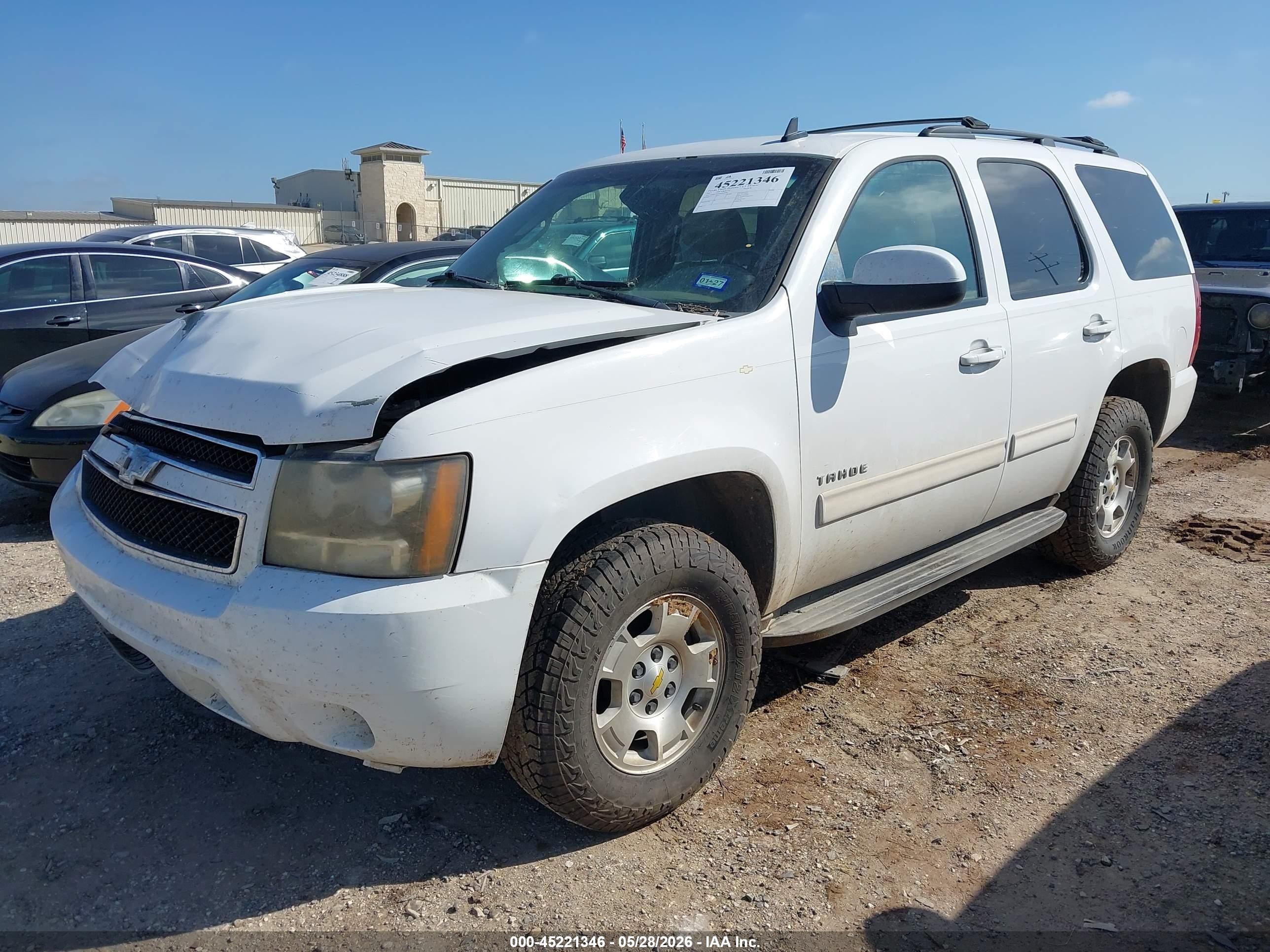 2011 Chevrolet Tahoe Ls White vin: 1GNSCAE00BR263304