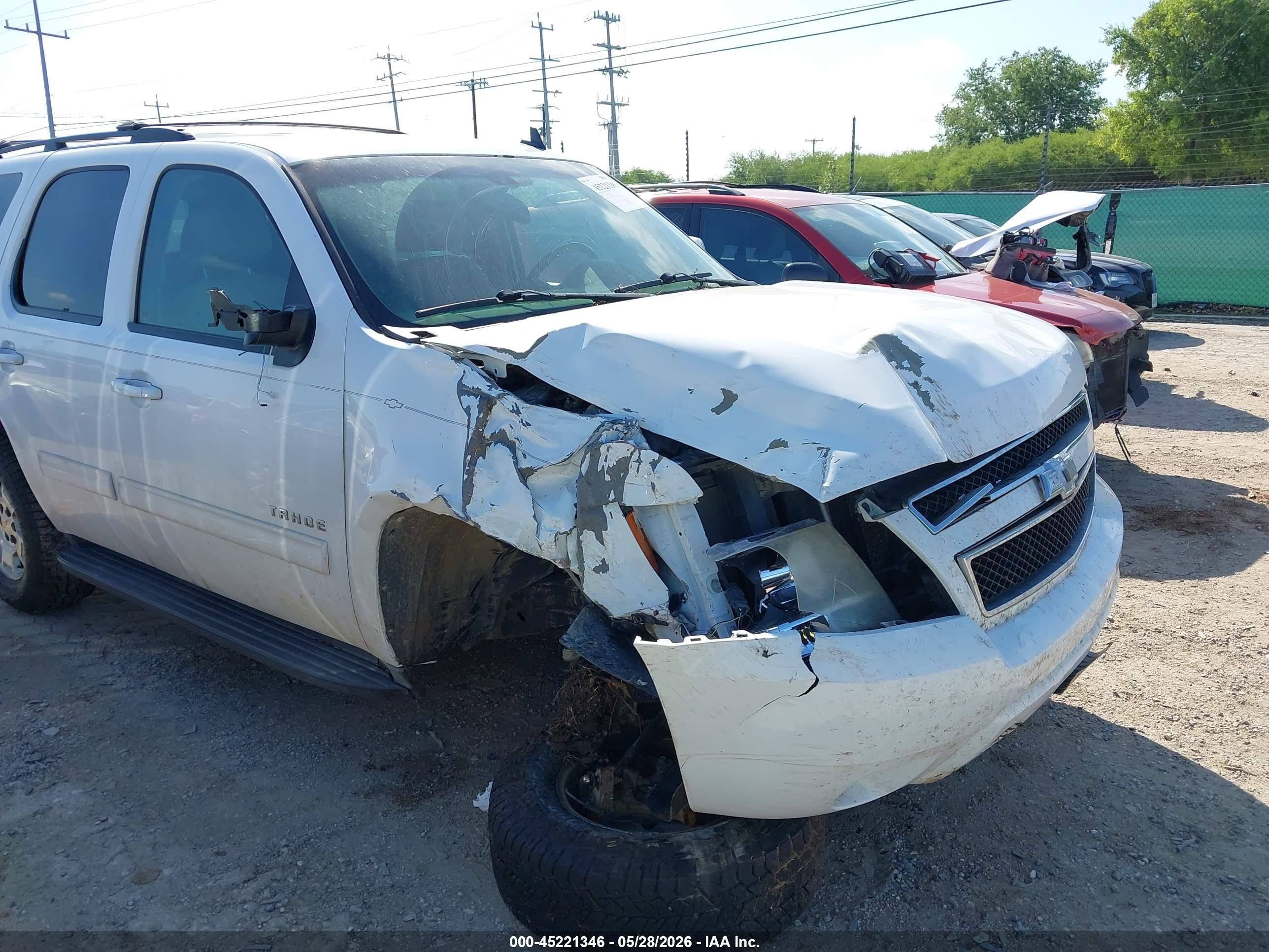 2011 Chevrolet Tahoe Ls White vin: 1GNSCAE00BR263304