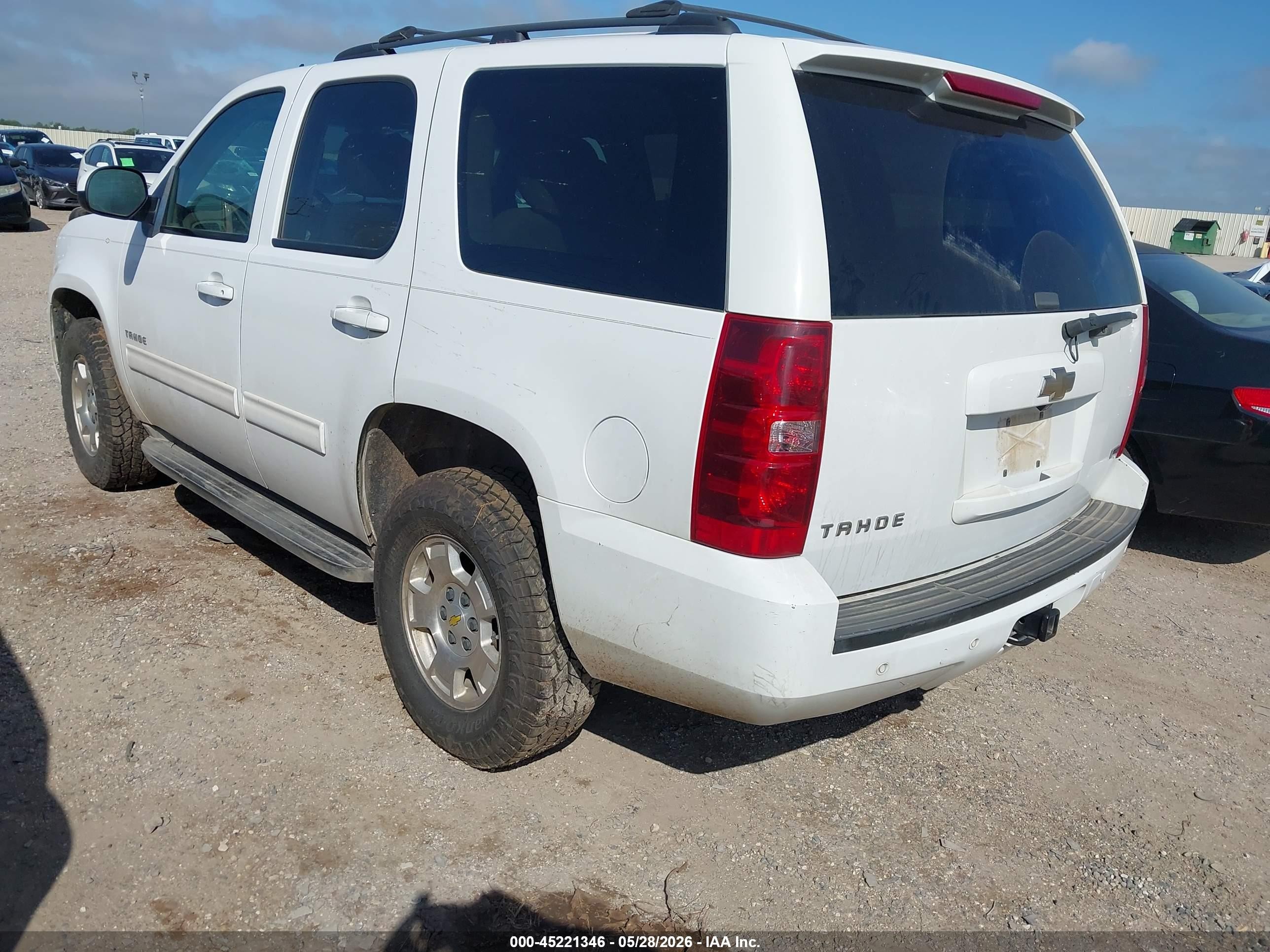 2011 Chevrolet Tahoe Ls White vin: 1GNSCAE00BR263304